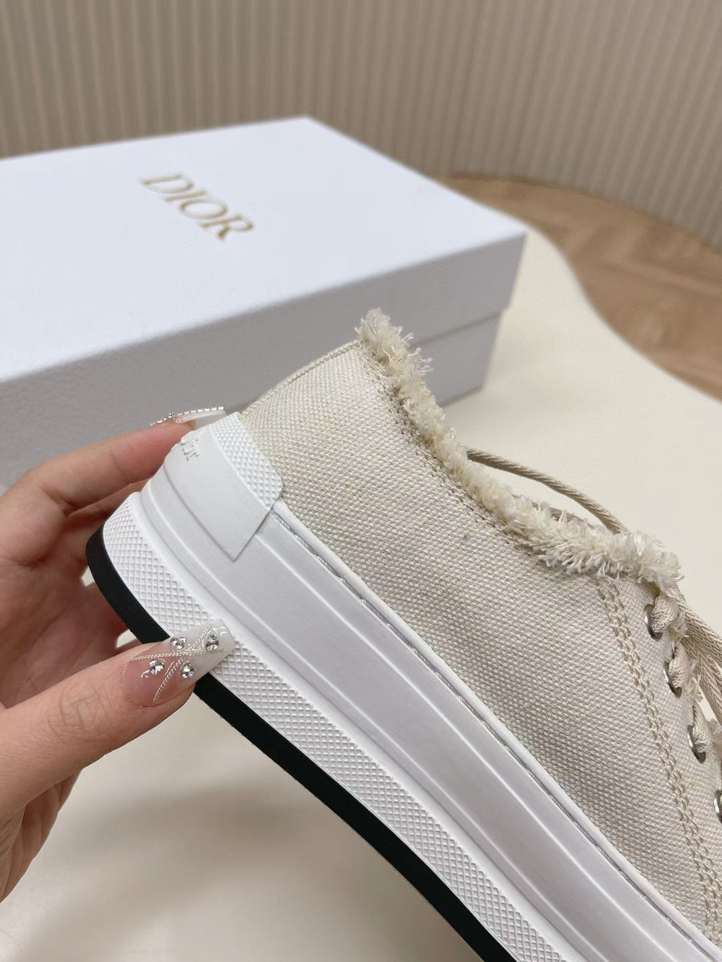 Z2Q105D428 Popular high-quality Shoes