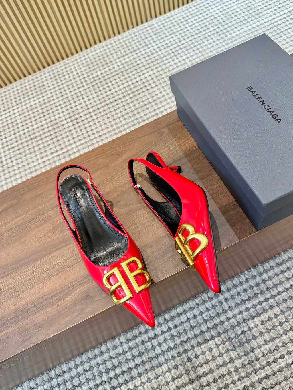 Z2Q55J45 Popular  leather High heels