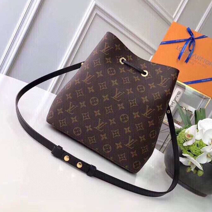 B1P20E81 Popular  leather bag 