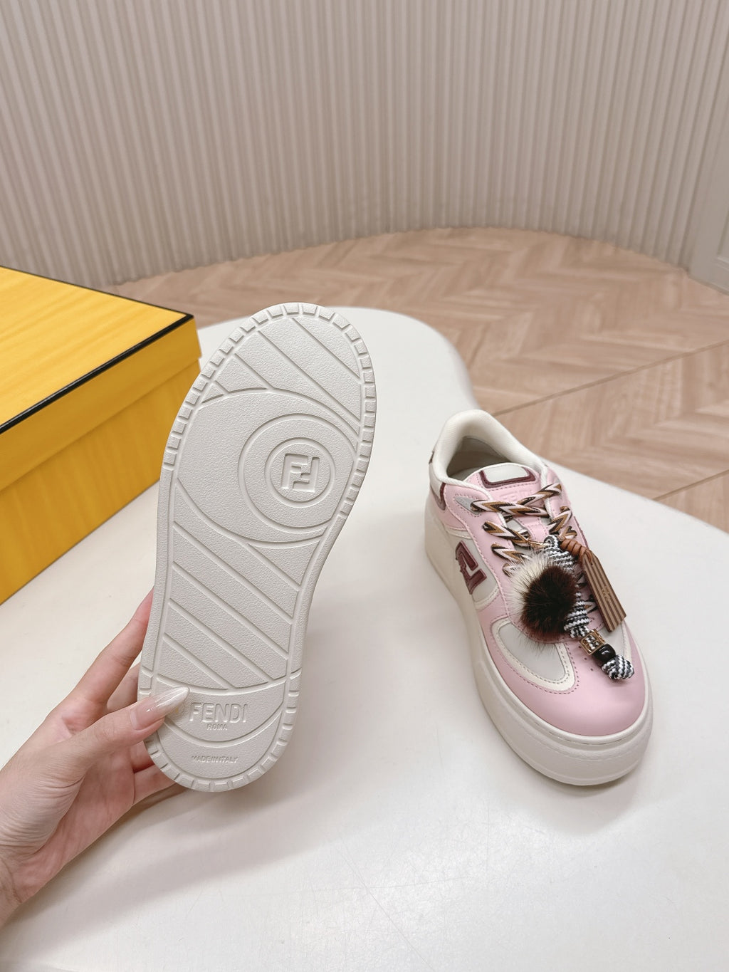Z2Q105F417 Popular high-quality Shoes