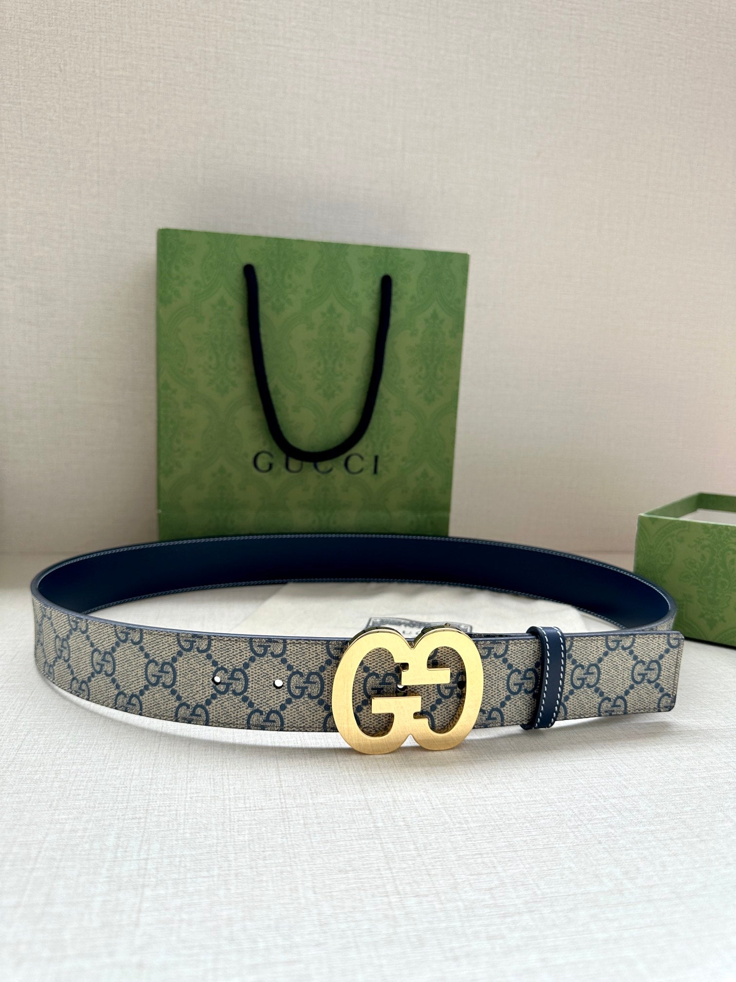P1R55B210 Popular  High quality belt With full package