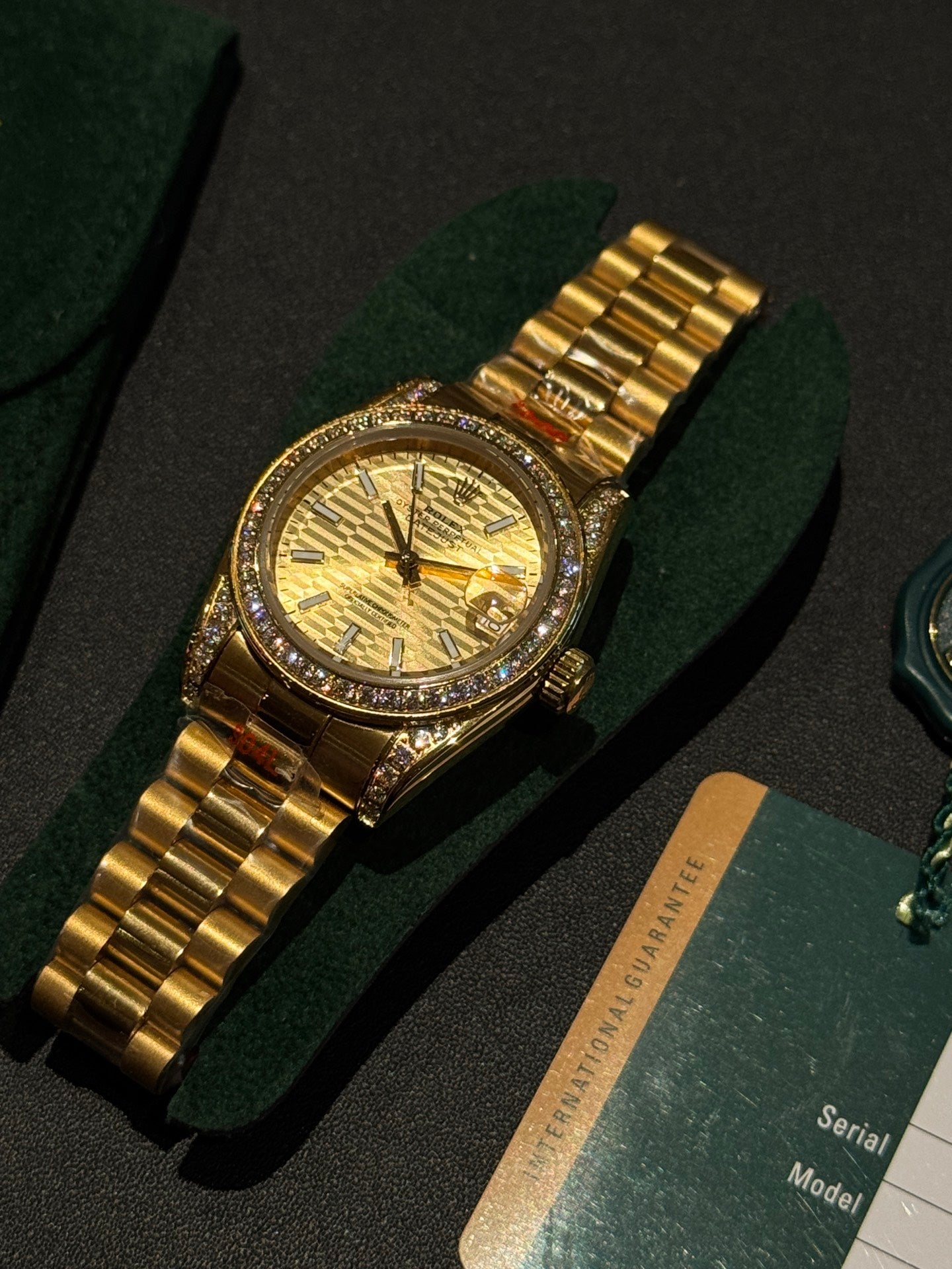 L1R36L15 Popular Watches