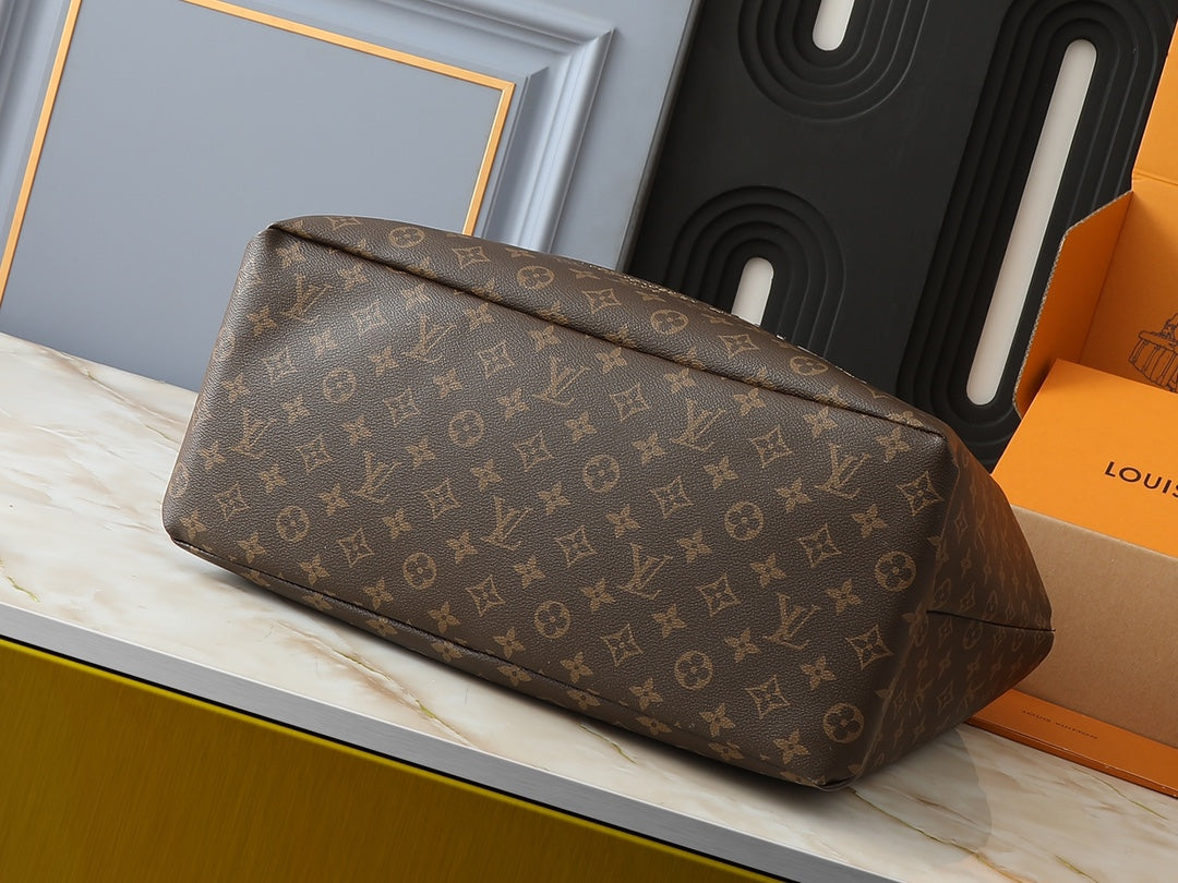B1X45E8 Popular  leather bag