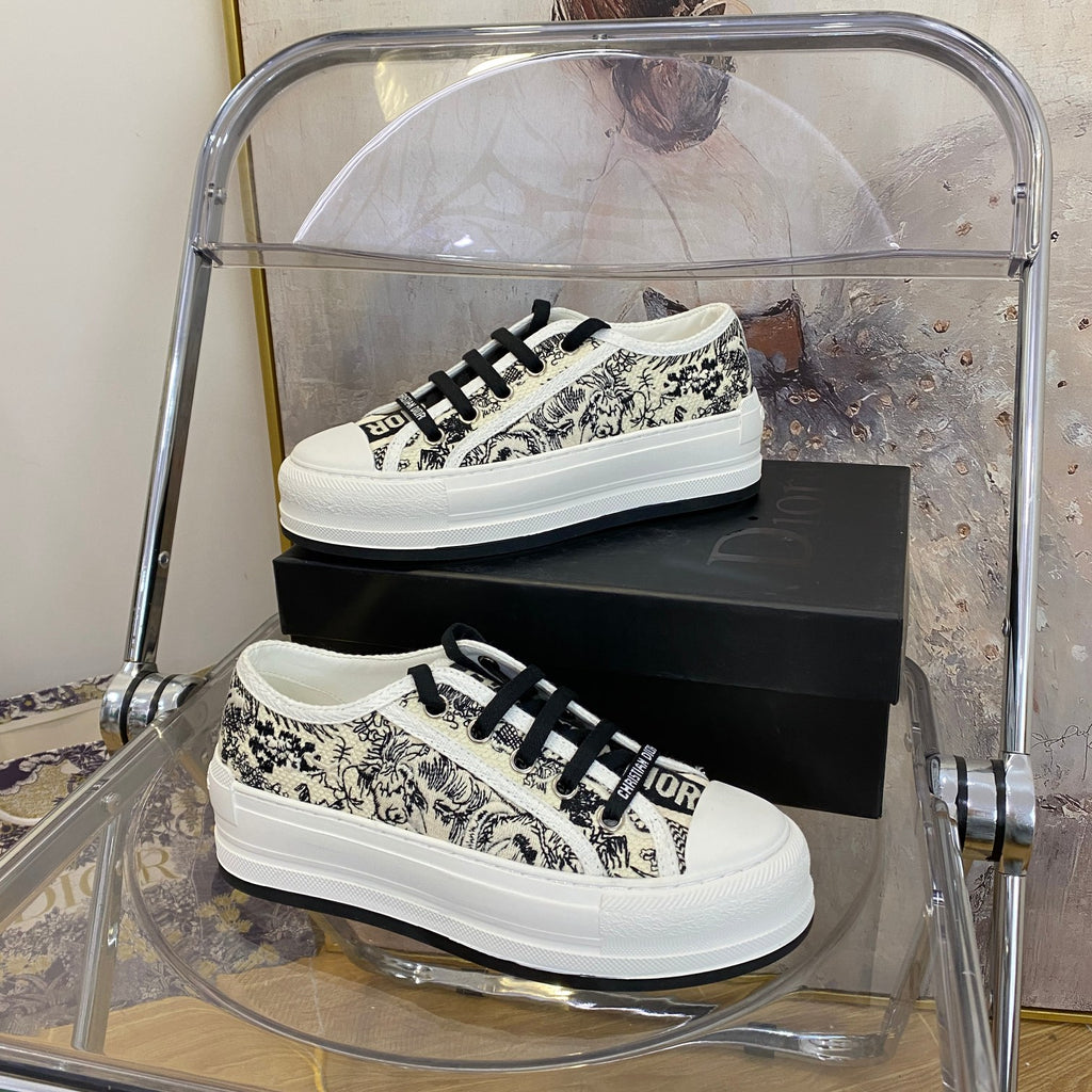 Z1XD67 Popular shoes