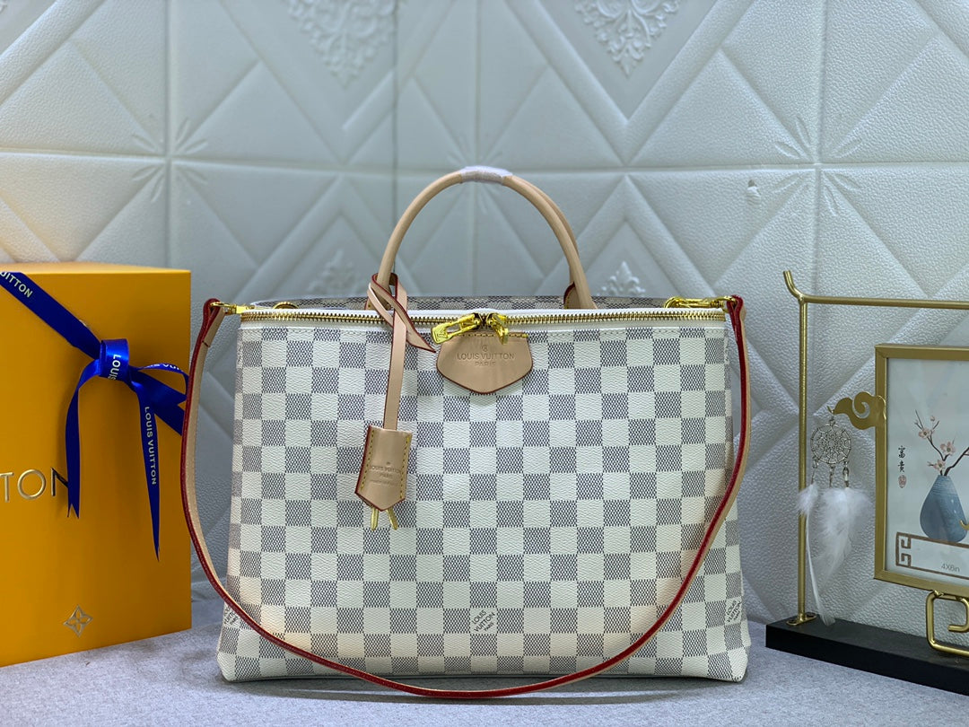 B12X44E330 Popular   leather bag 