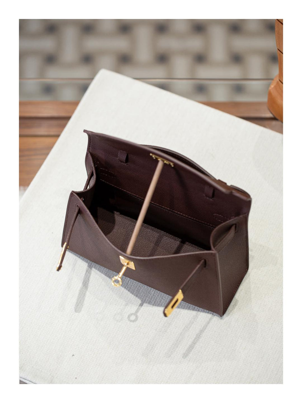 B1R66A6 Popular leather bag