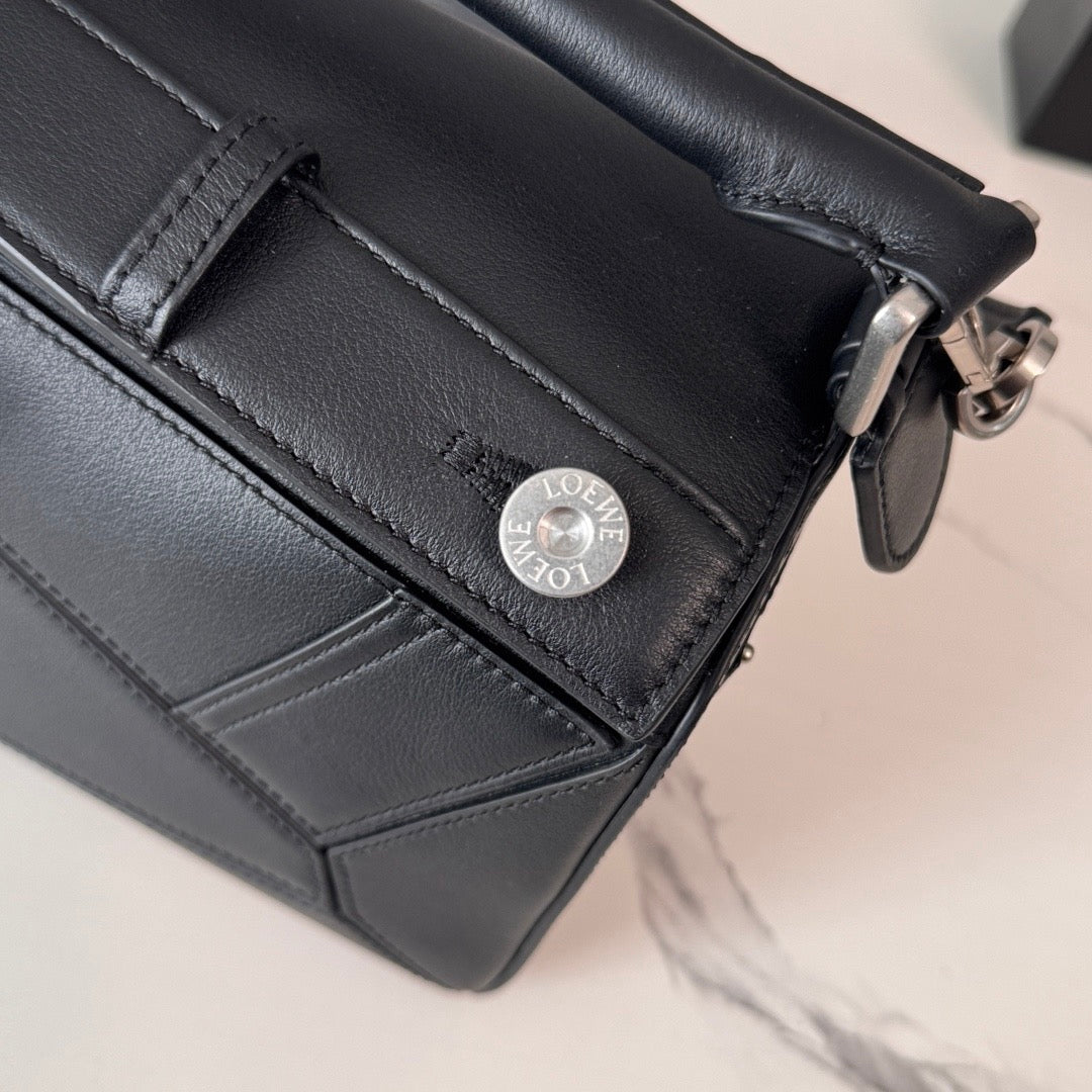 B1R46A11 Popular leather bag