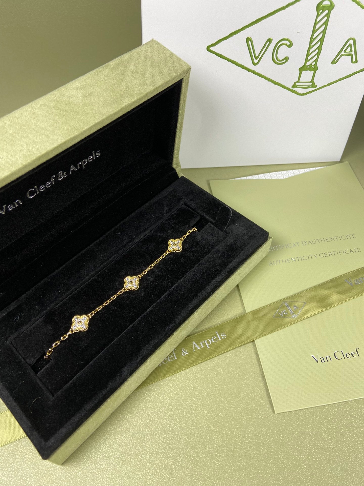 X5X94VA183K  Popular bracelets 6 flowers mini size 0.9cm flower