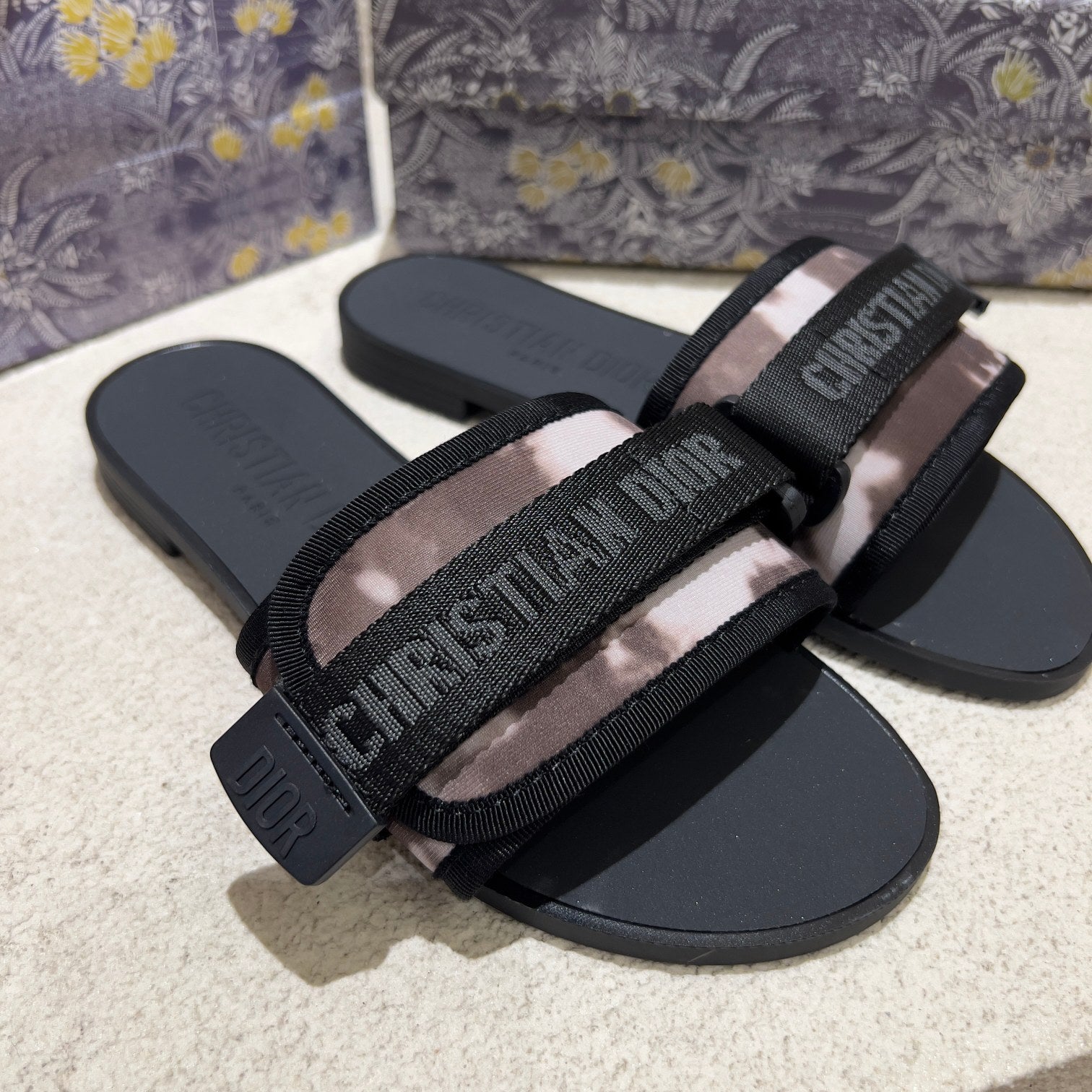 Z1ZD18 Popular slippers