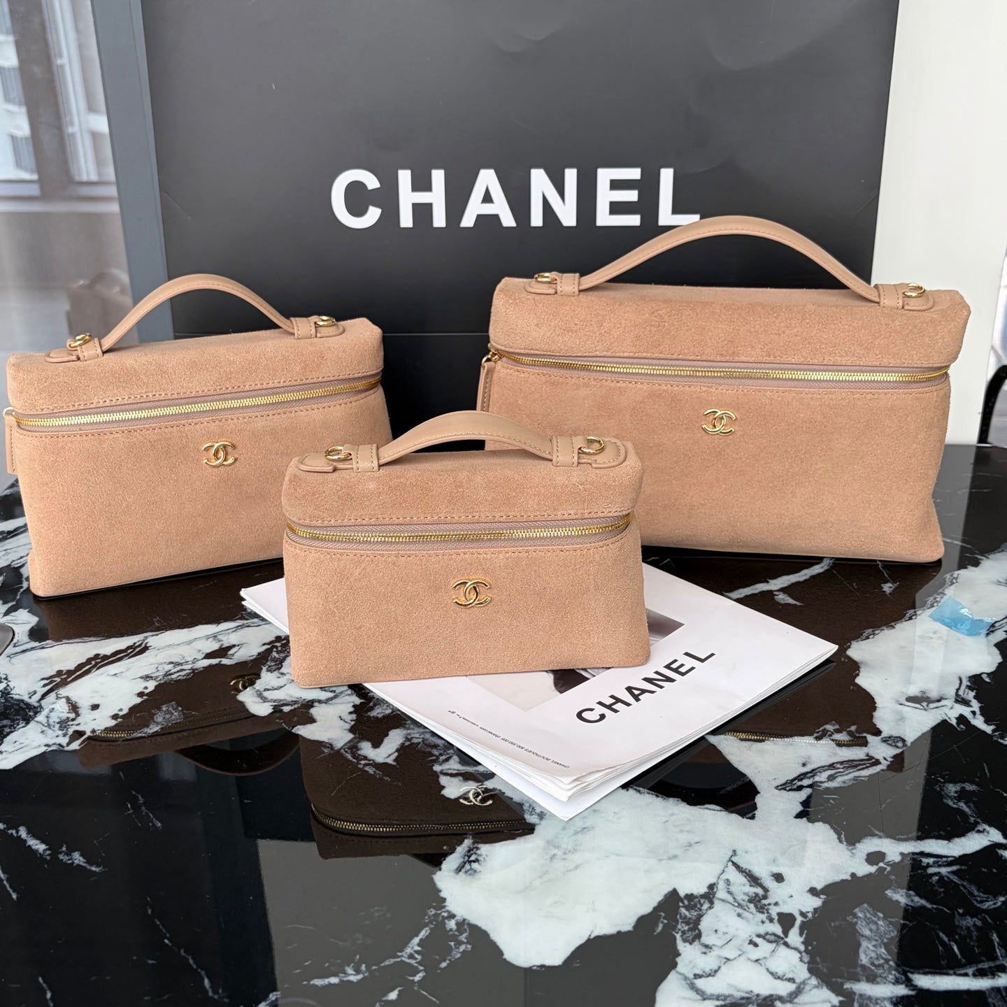 B1R76C31 Popular leather bag