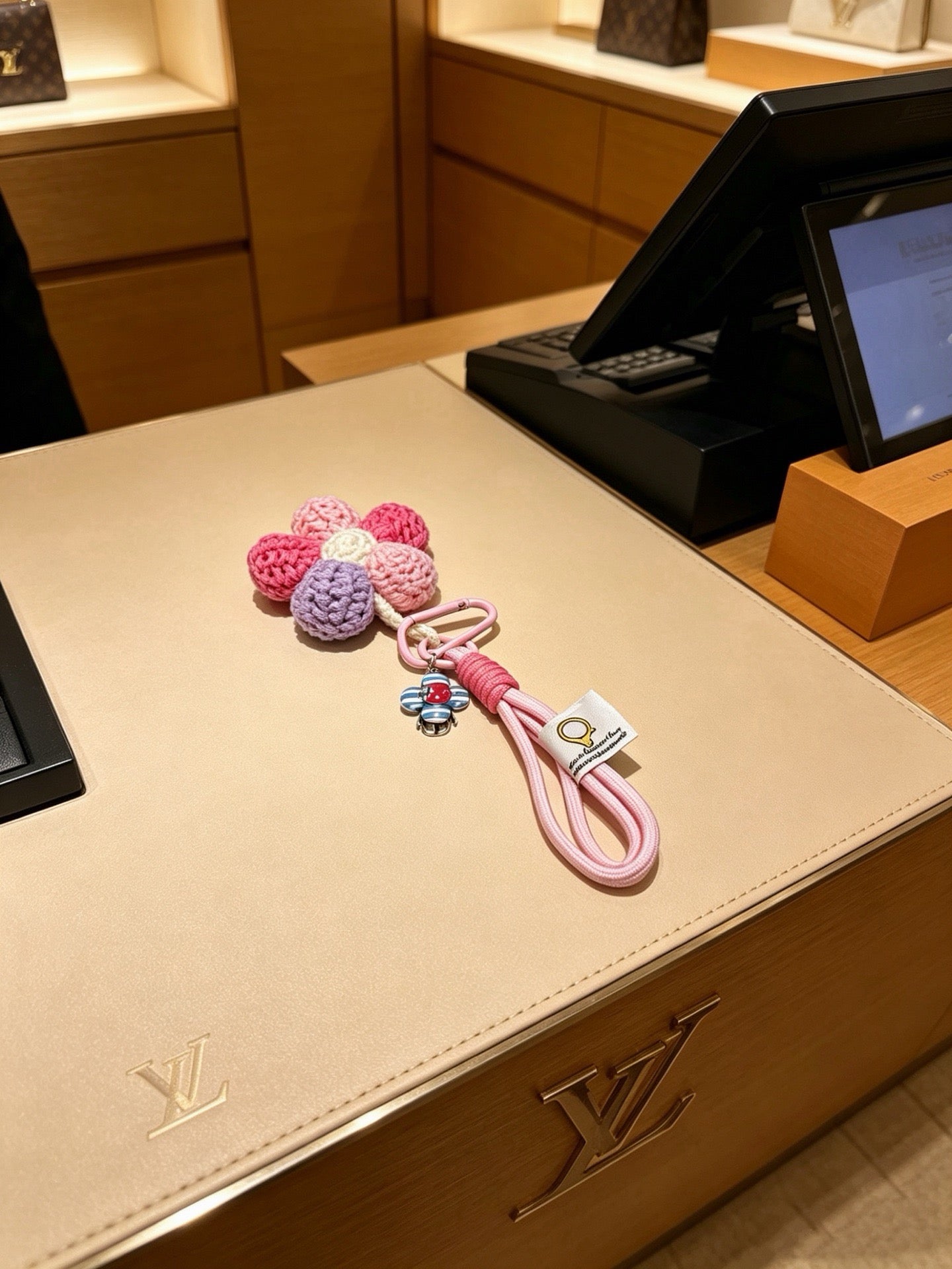 A1R76E104 Popular bag 's charms accessories