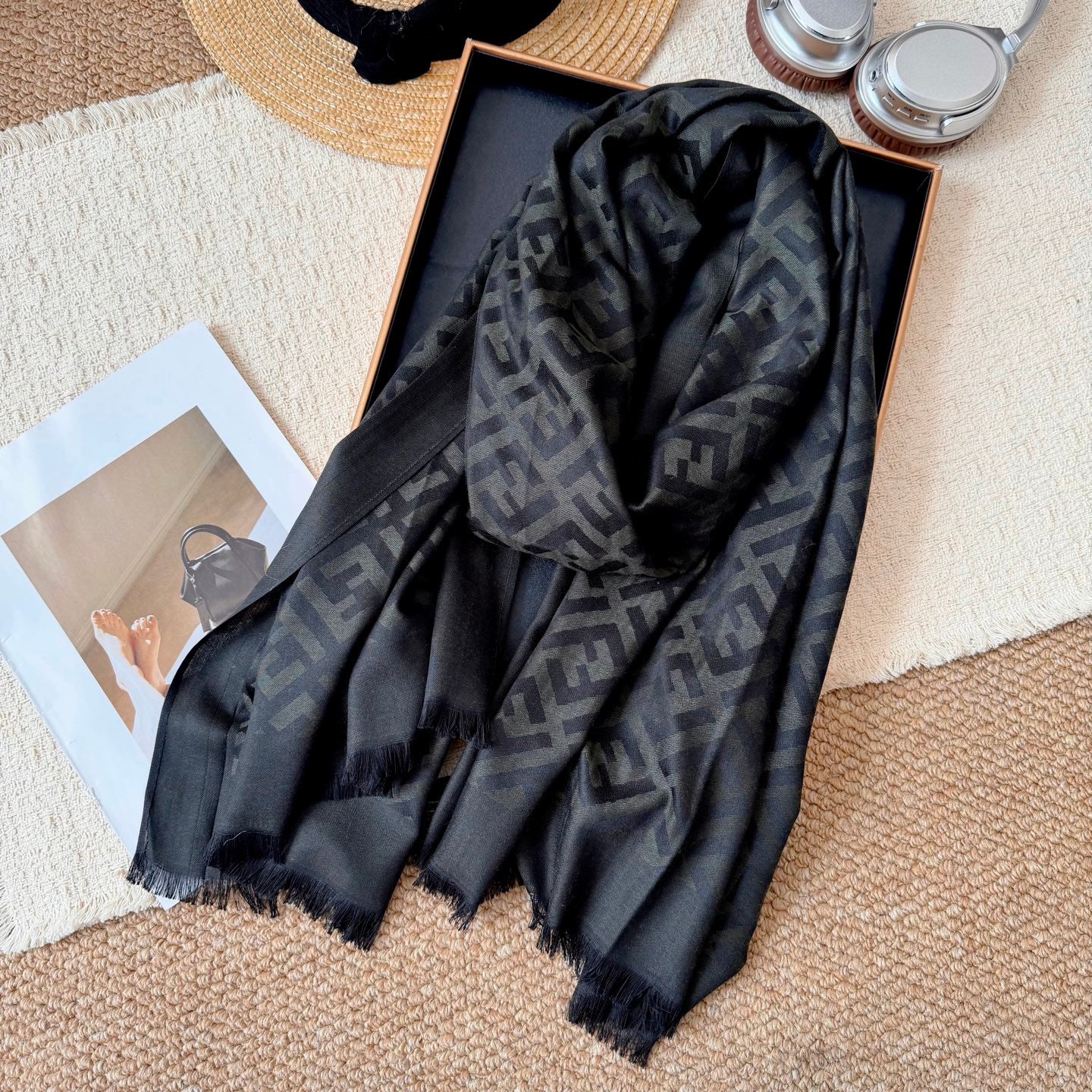 W1N36F16 Popular Silk Scarve