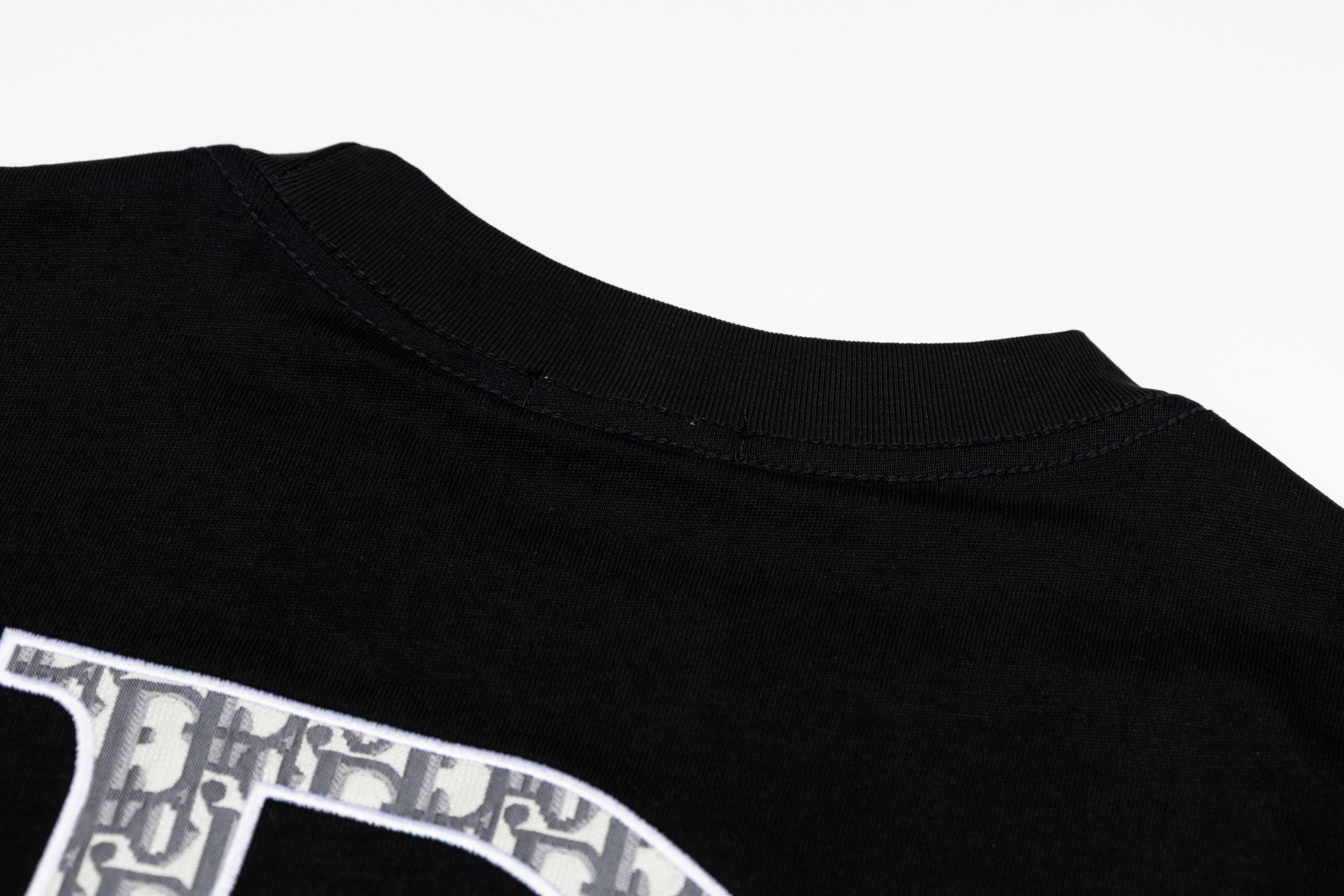 U1R76D29 Popular T-shirts