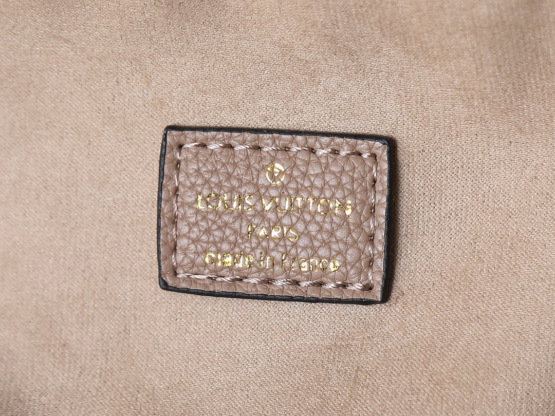 B1P76E2 Popular leather bag