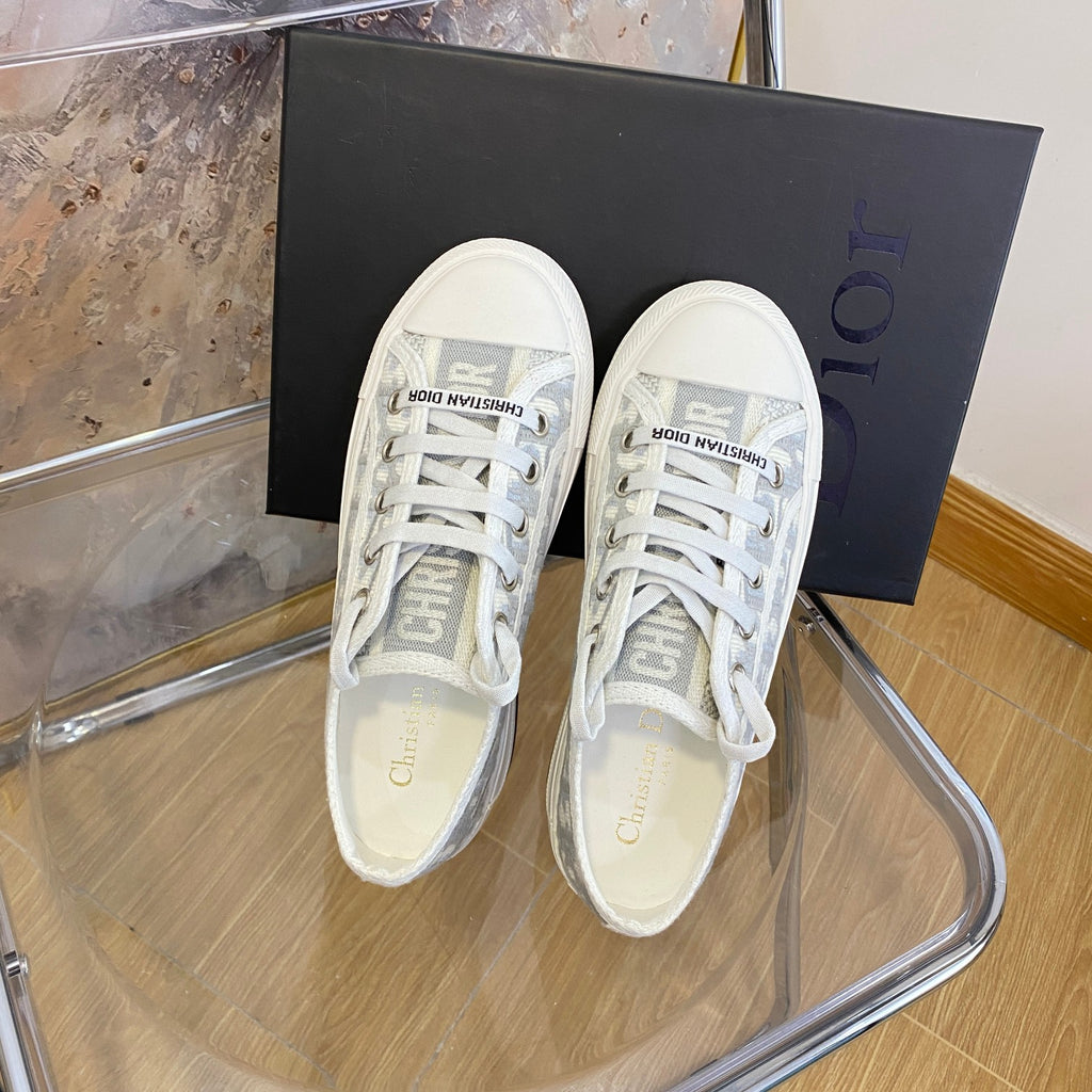 Z1XD67 Popular shoes