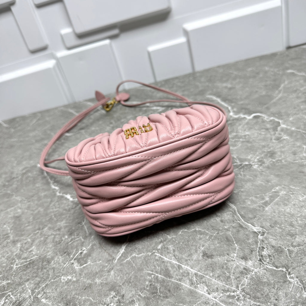 B1P36A81 Popular leather bag