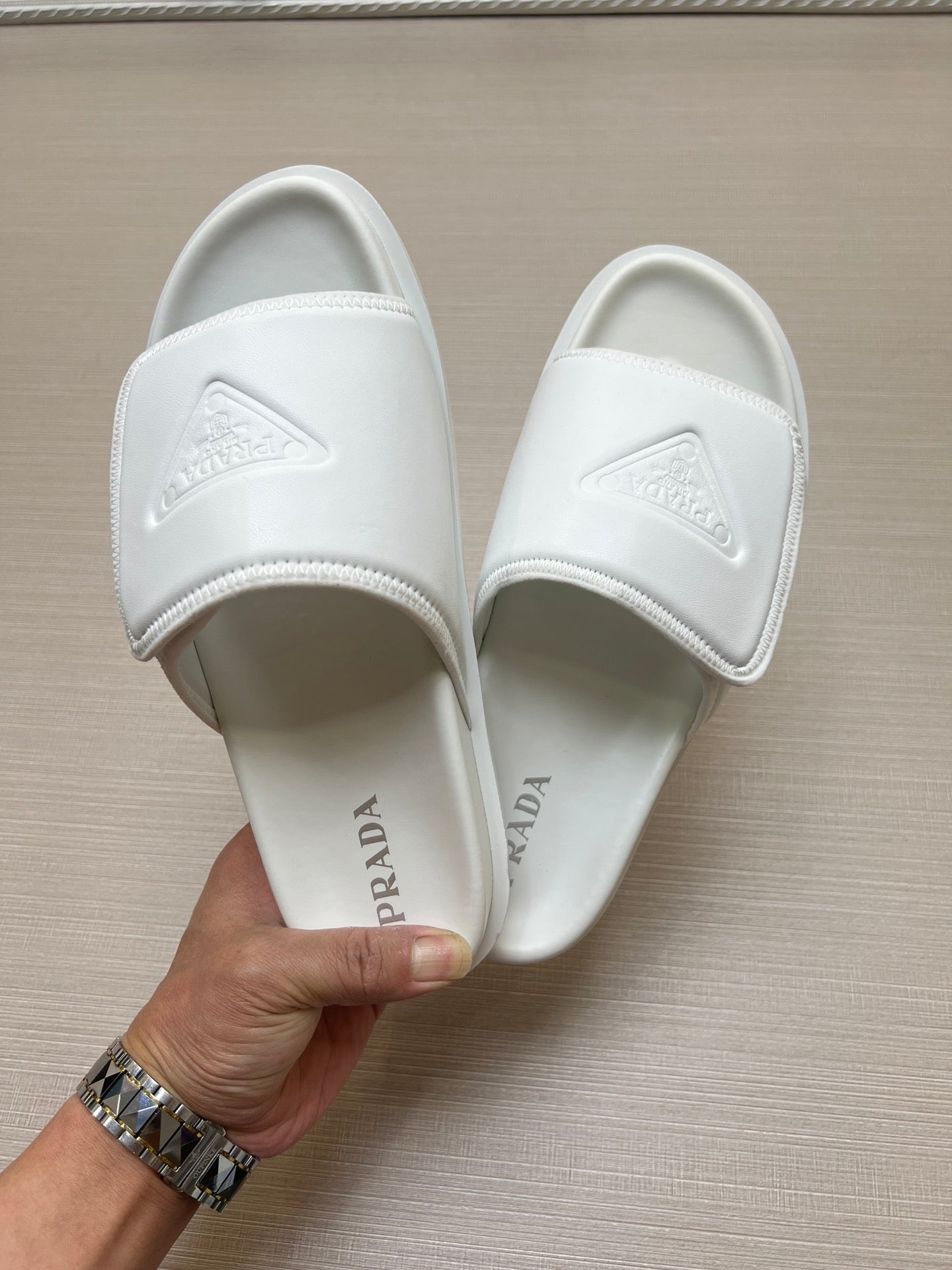 Z5ZPD6 Popular slippers