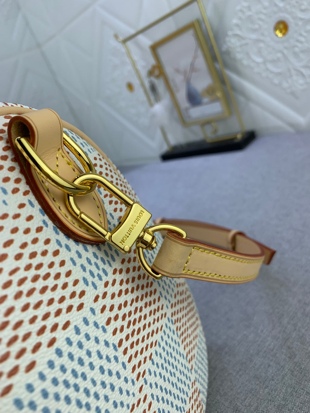 B12X44E269 Popular  leather bag 