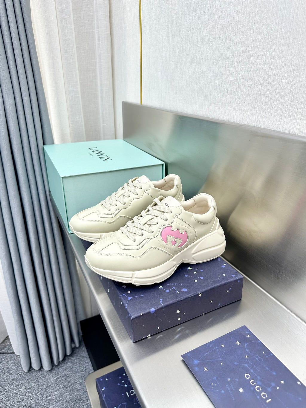 Z2Q95B152  Popular high-quality Shoes