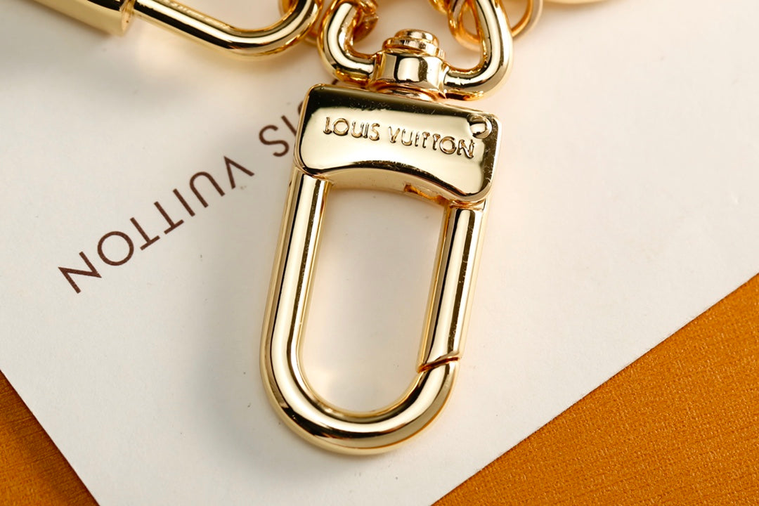 A1Q105E16 Popular bag 's charms accessories
