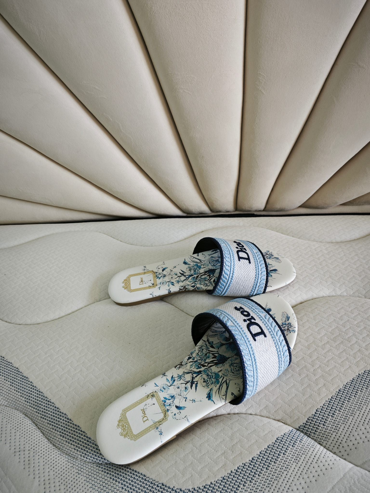 Z2R76D4 Popular high-quality Shoes