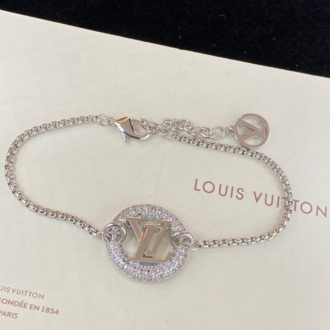 X1Z64E556X  Popular Earrings Bracelets Necklaces