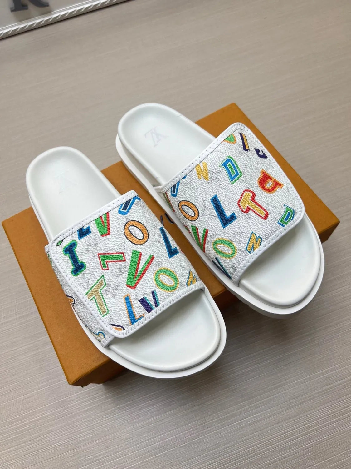 Z5WE247 Popular Slippers