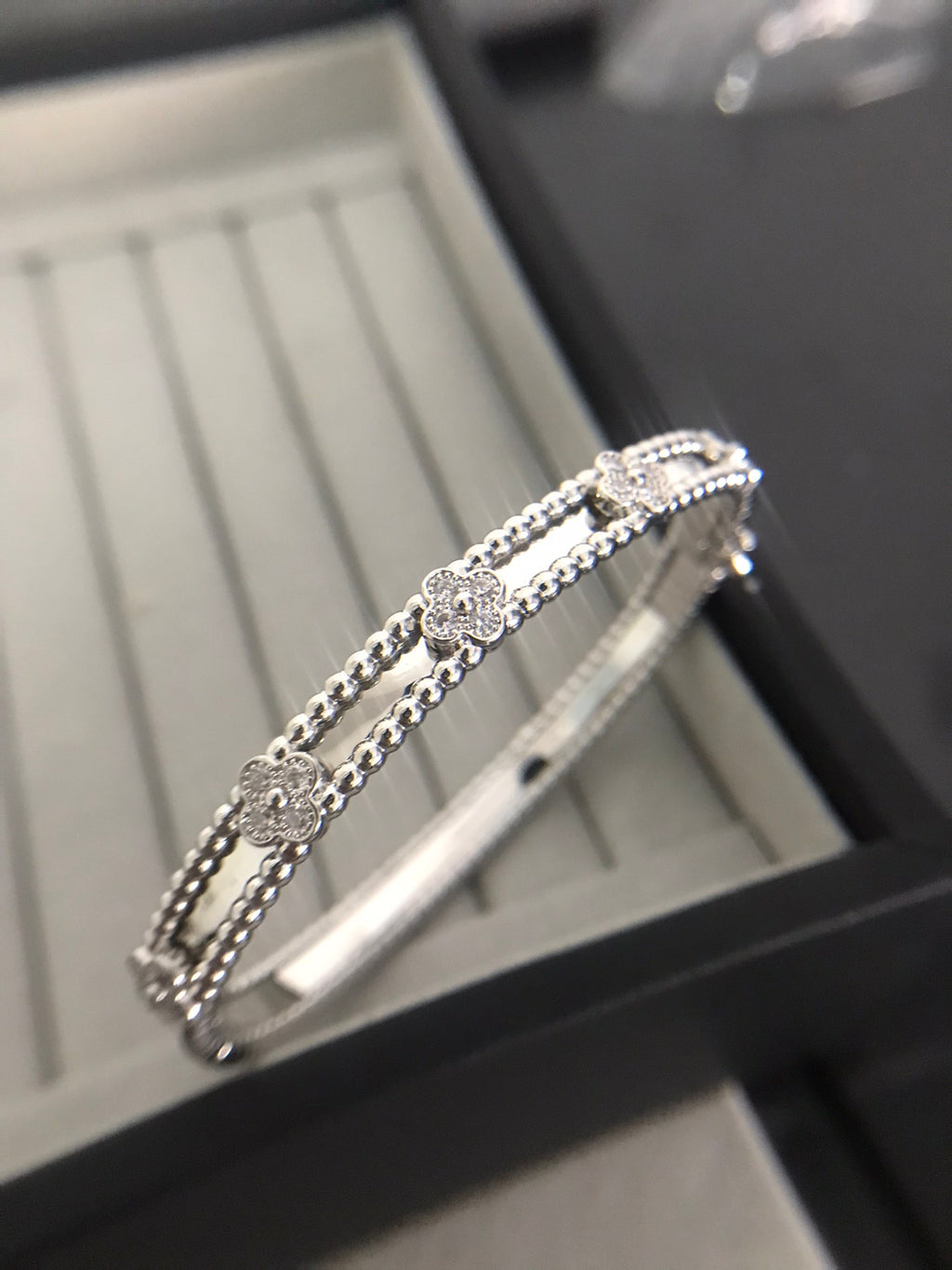 X5Q85VC81K  Popular Bracelets