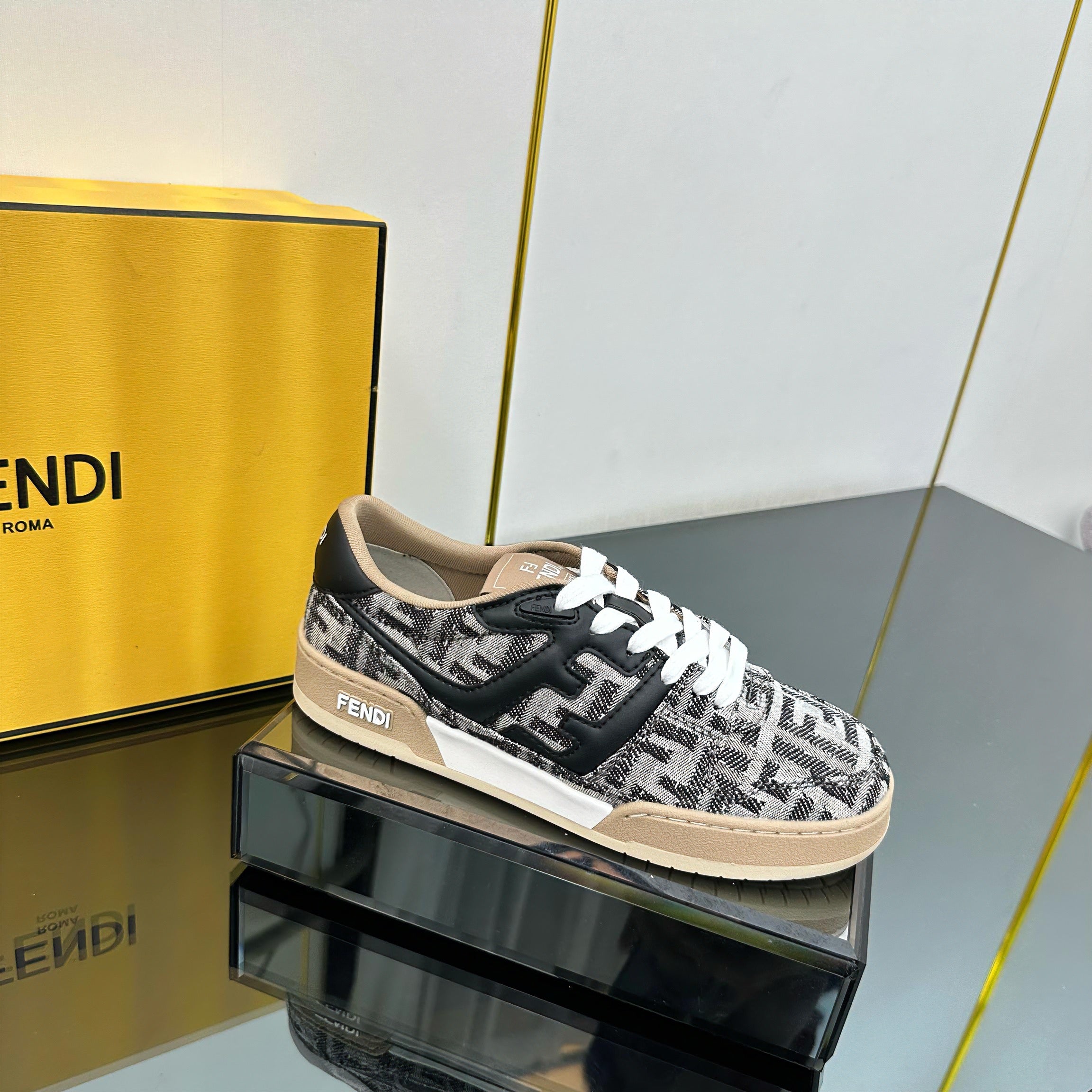 Z2Q105F420 Popular high-quality Shoes