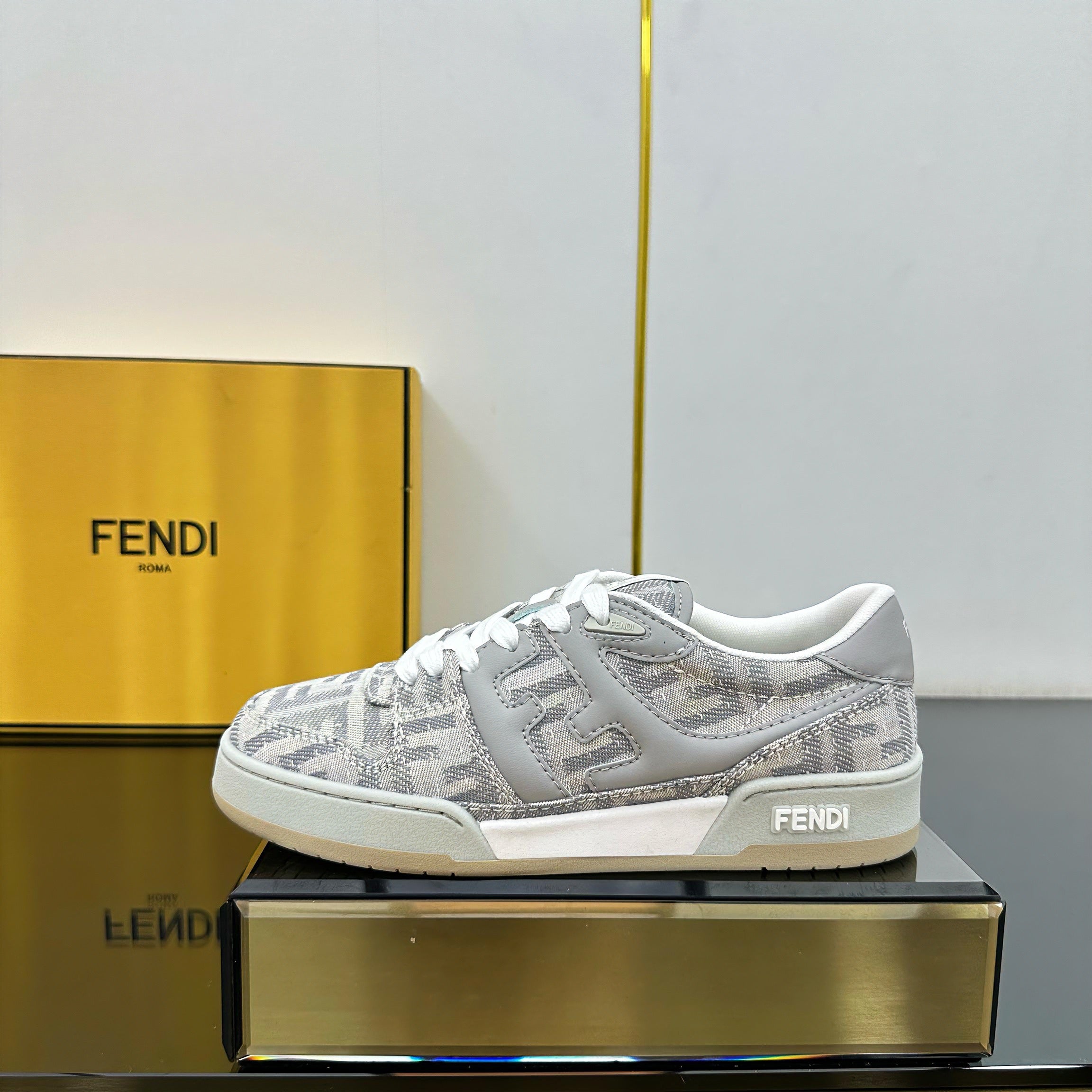 Z2Q105F420 Popular high-quality Shoes