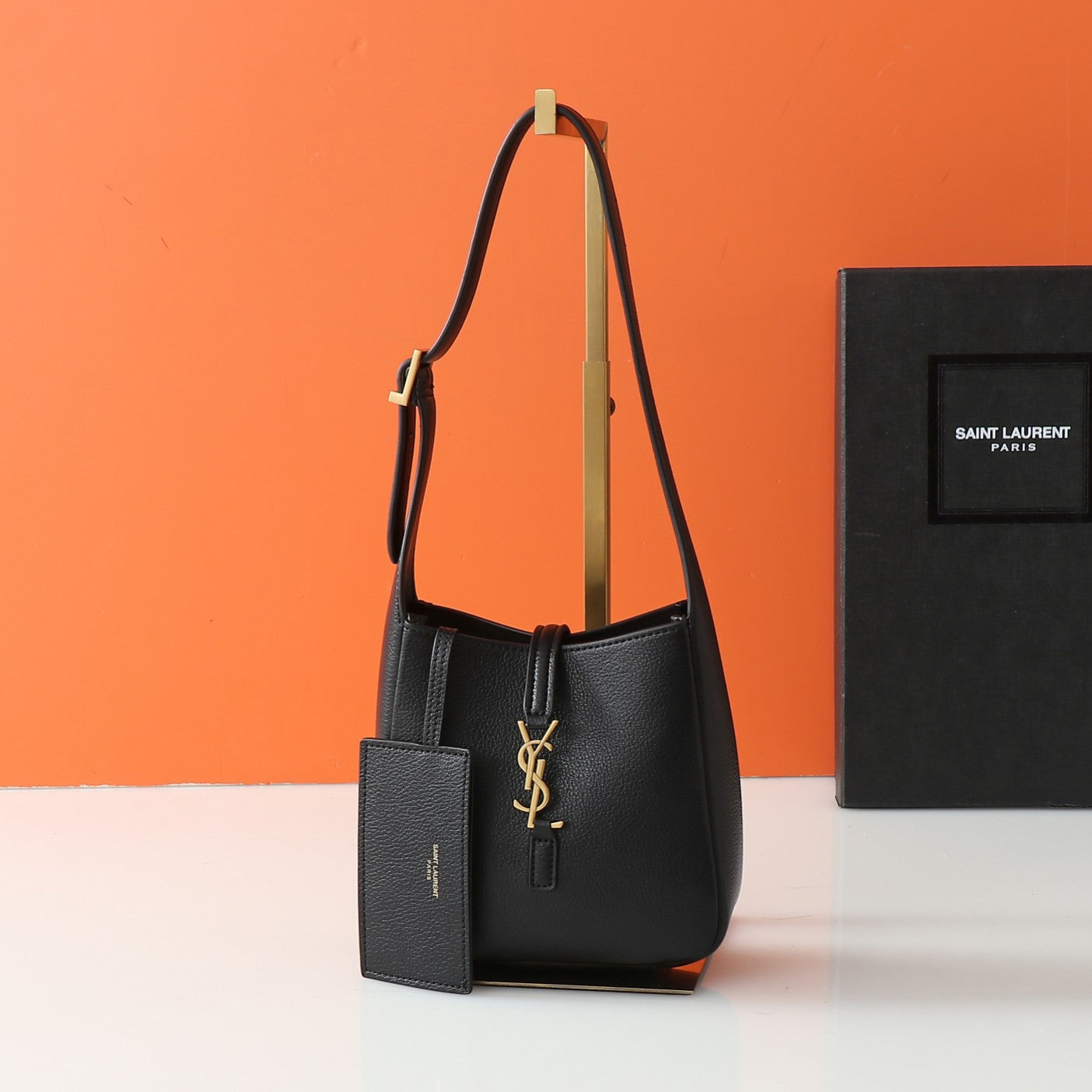 B1N165SL116 Popular  leather bag