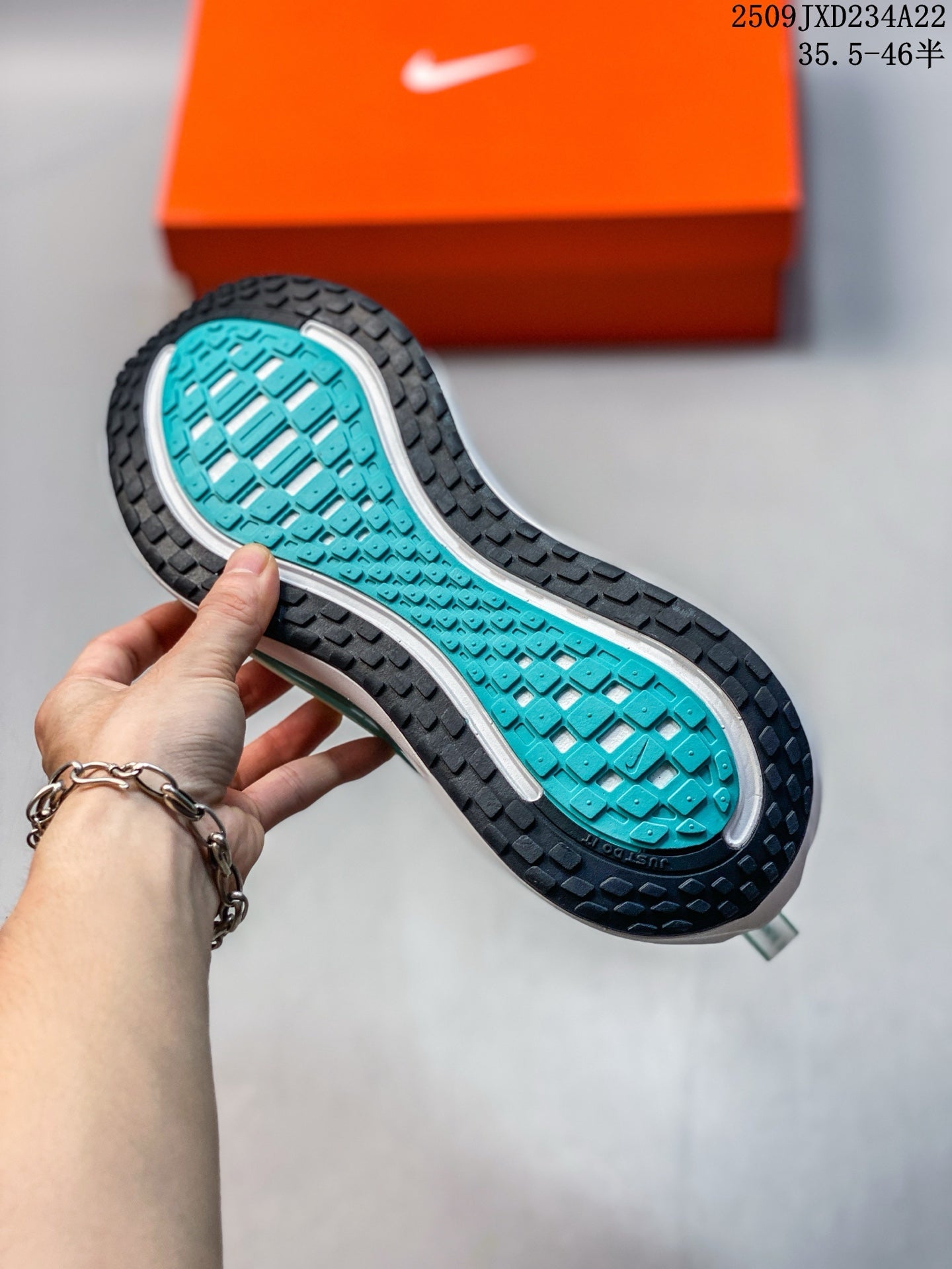 Z4Q95A62 Popular Shoes