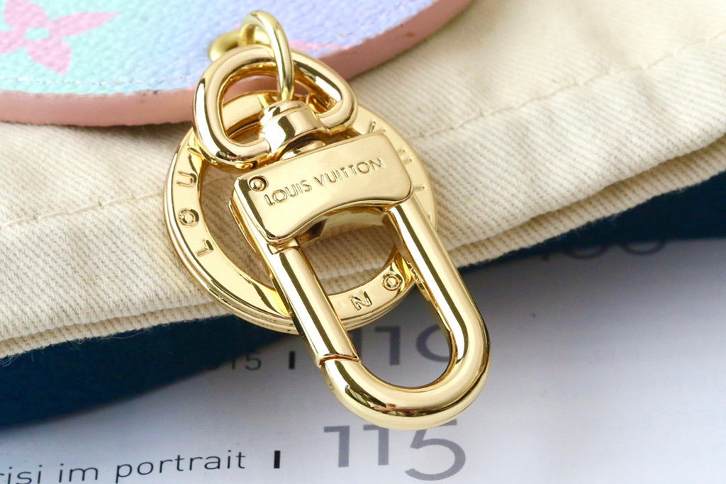 A1Q105E22 Popular bag 's charms accessories