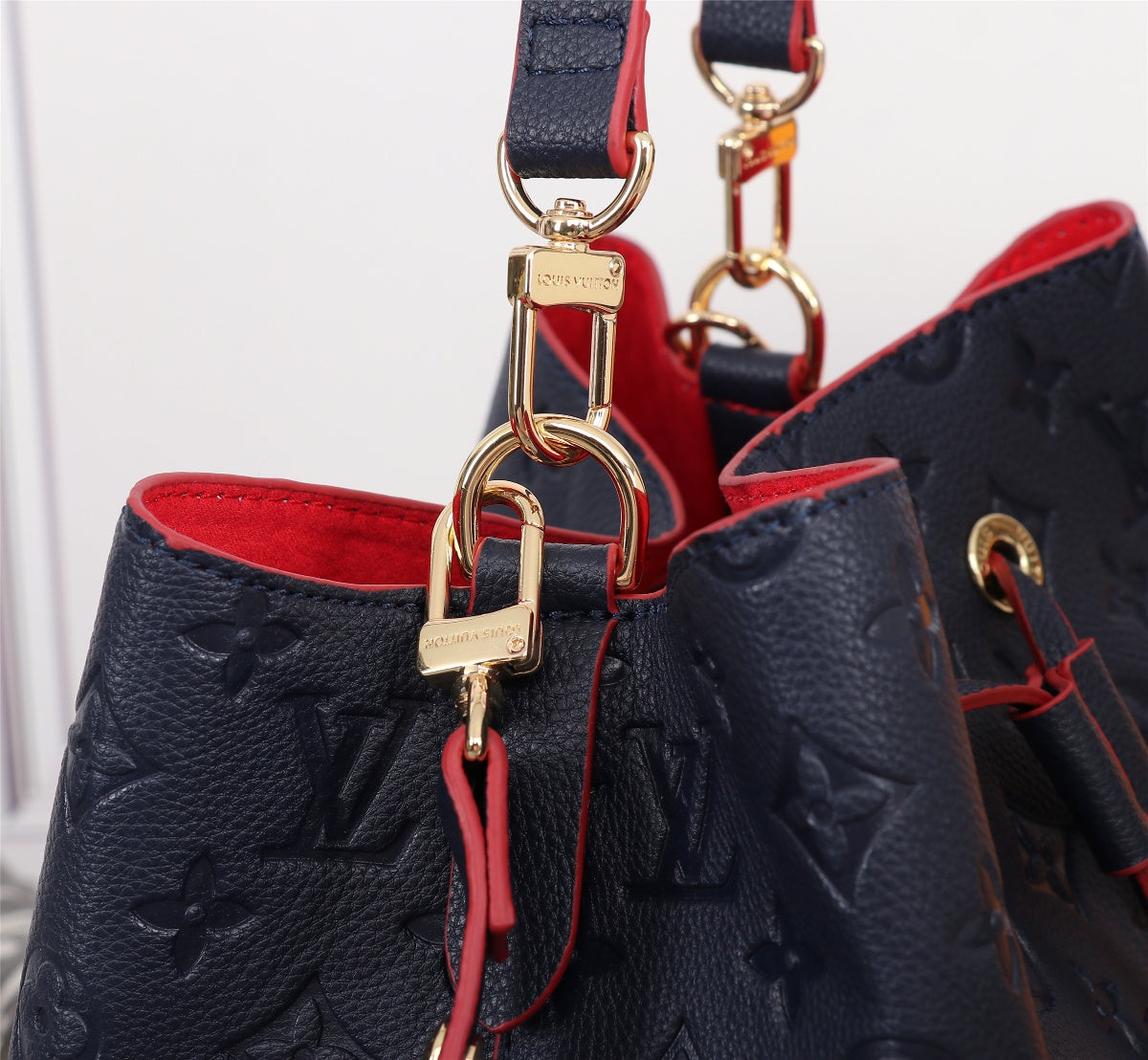 B12X73E60 Popular leather bag 