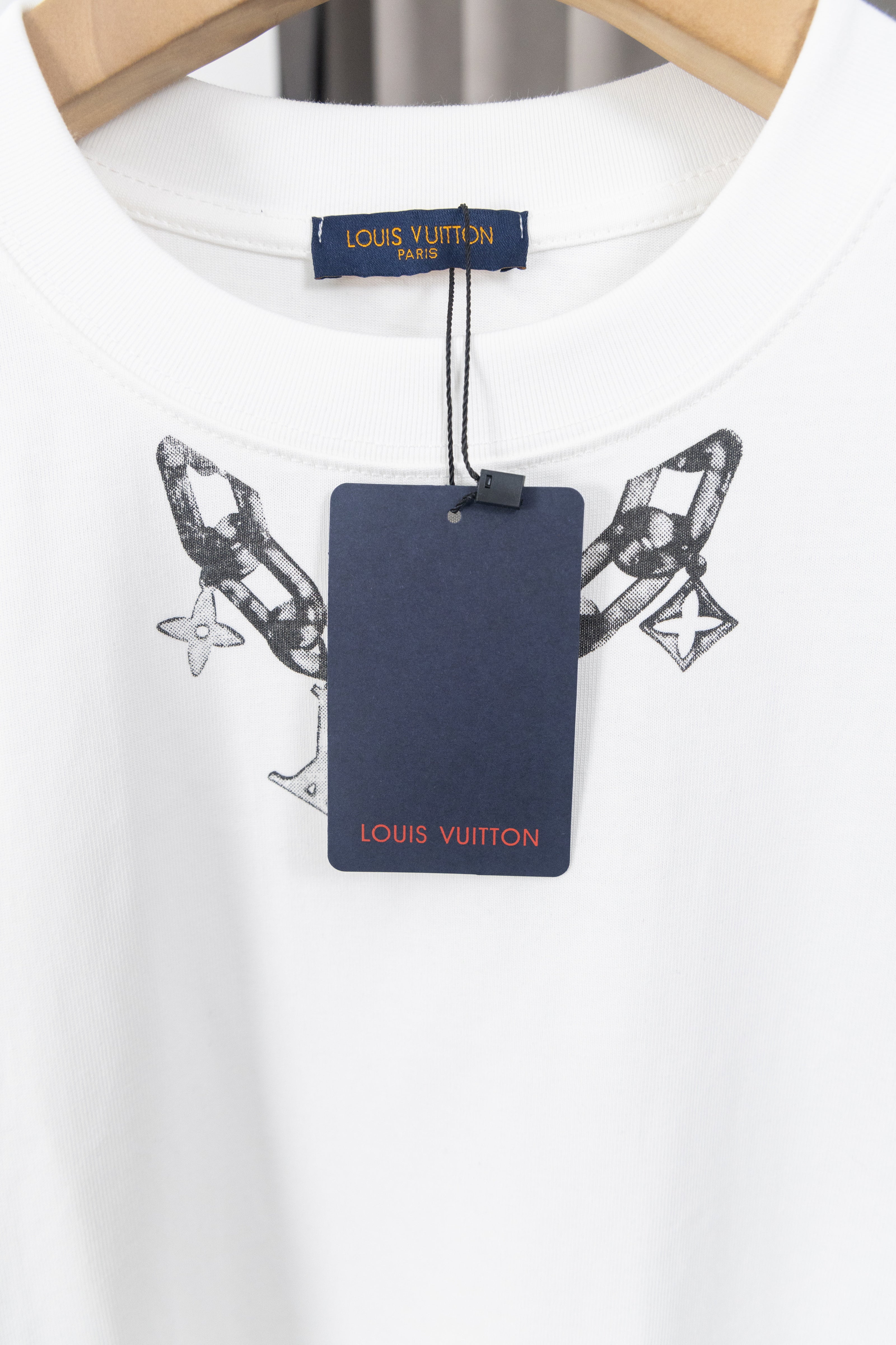 U1P36E137 Popular T-shirts