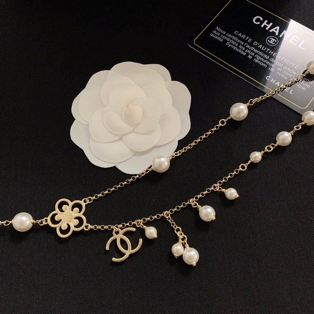 X1Q85C137X Popular Necklace. Bracelets