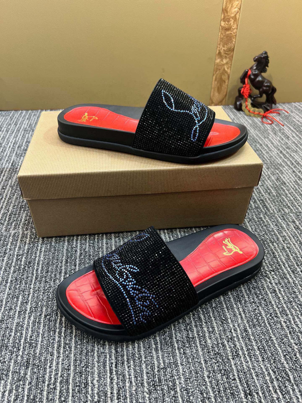 Z5ZA128 Popular slippers