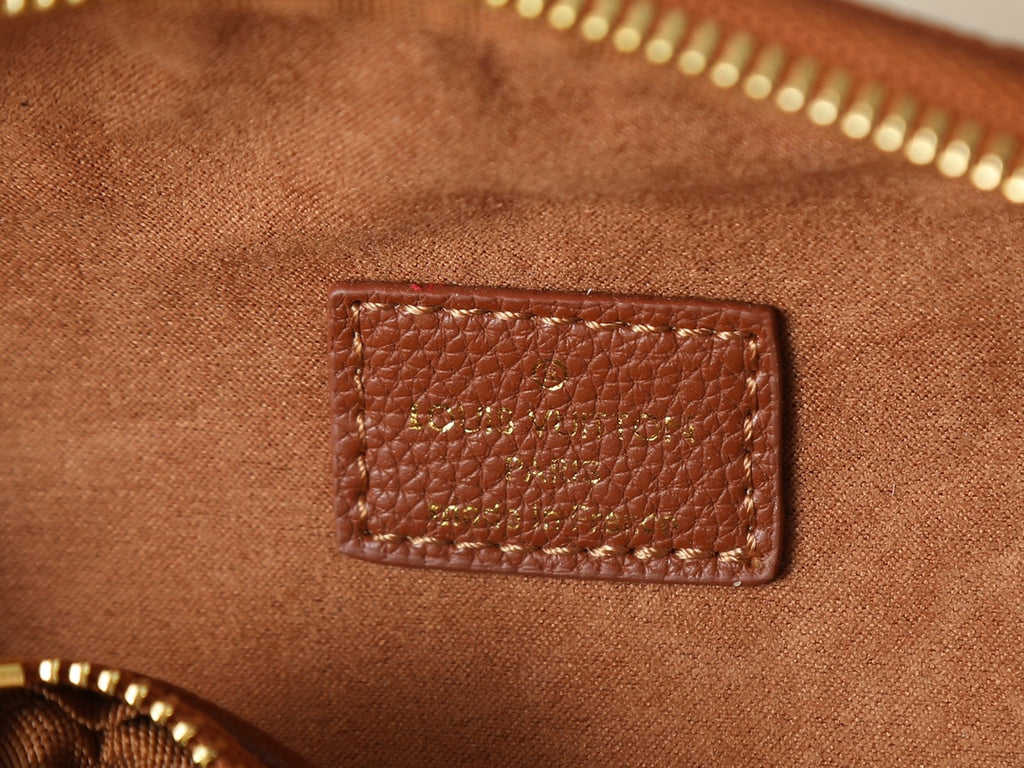 B1P46E72 Popular leather bag