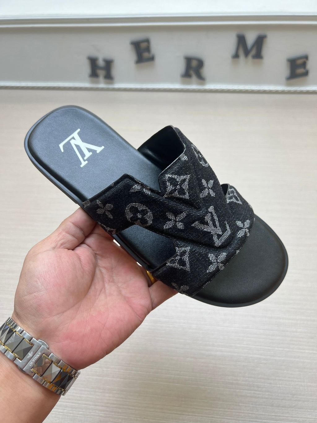 Z5ZE29 Popular slippers