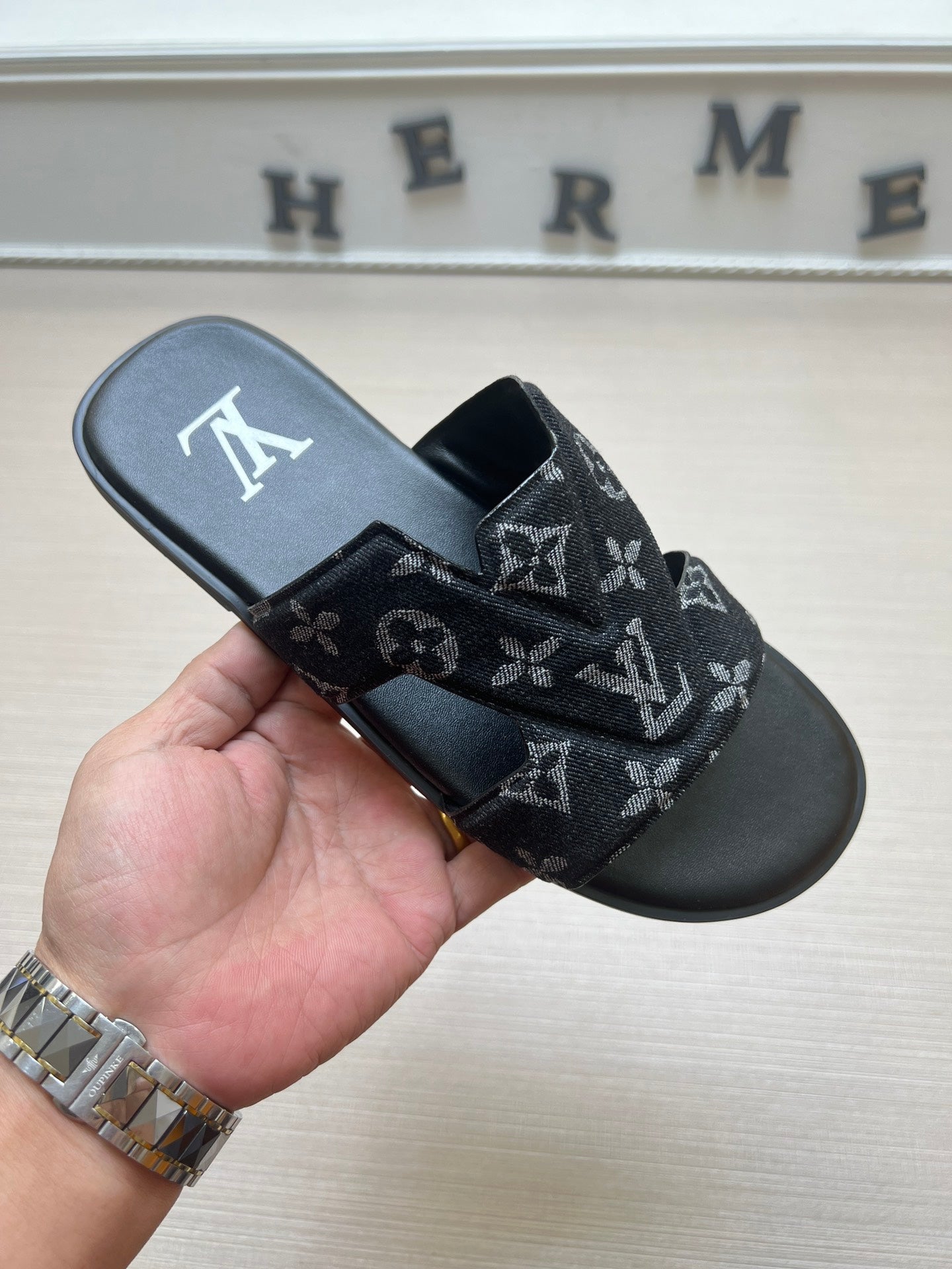 Z5ZE29 Popular slippers