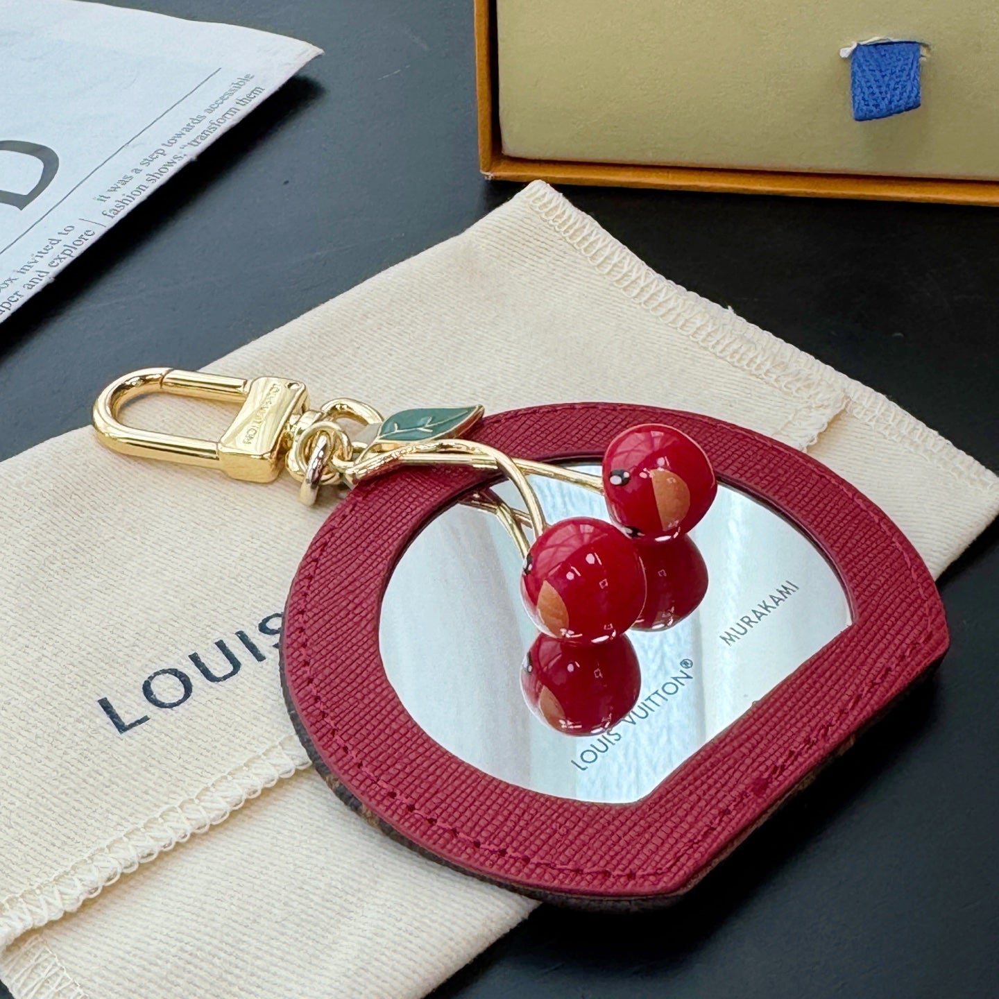 A1Z105E100 Popular bag 's charms accessories