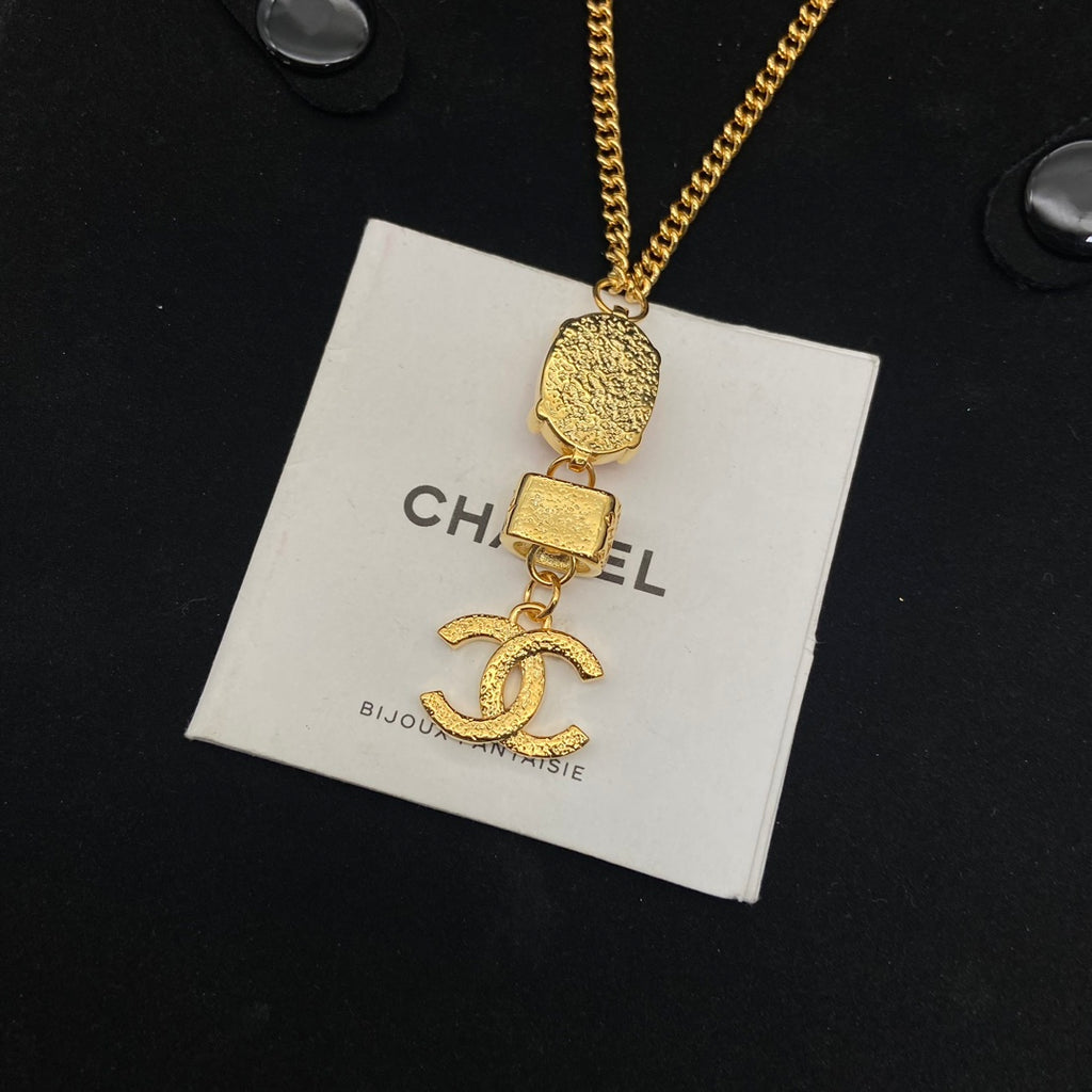 X1Q85C221X Popular Necklace