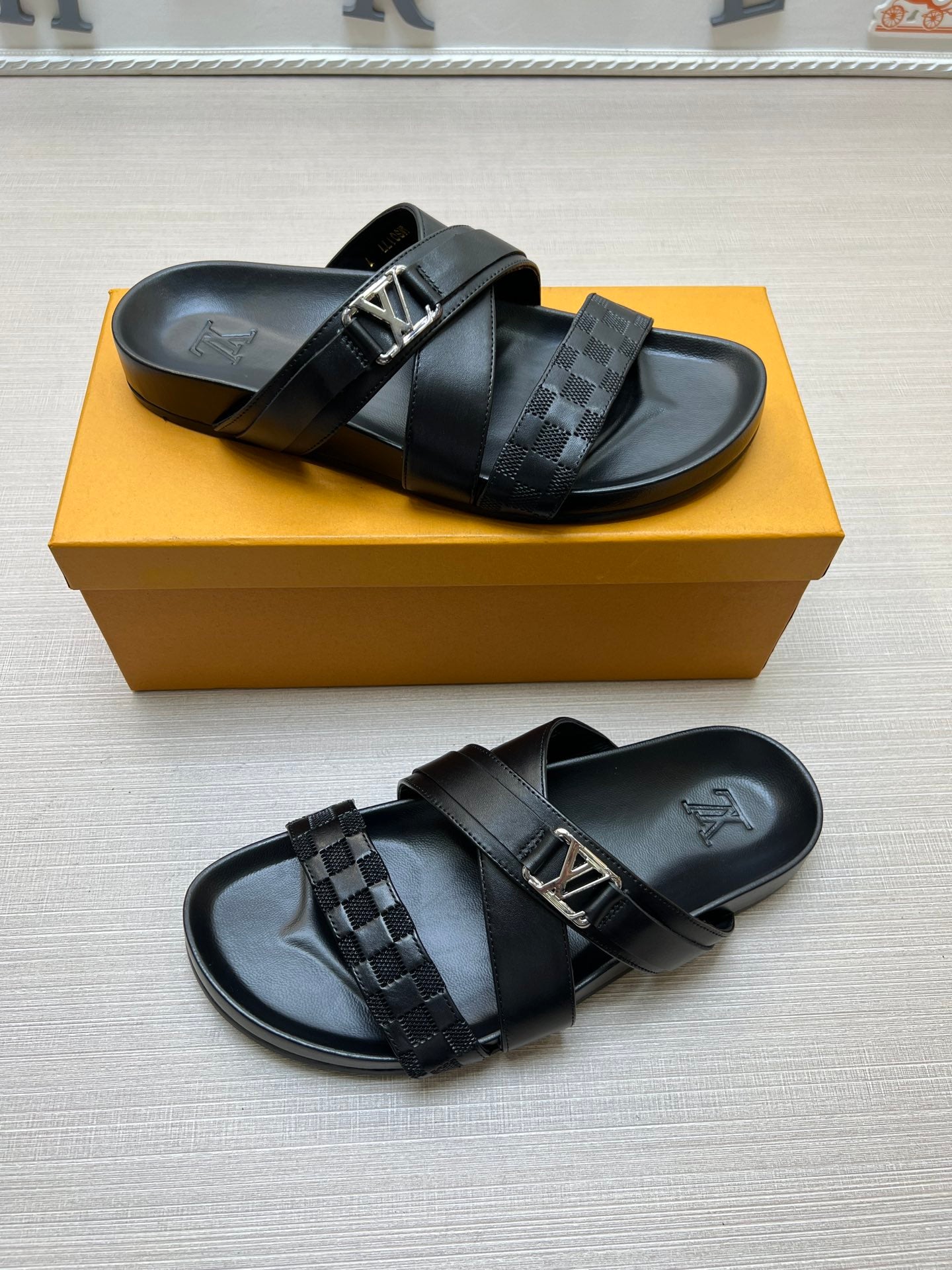 Z5ZE88 Popular slippers