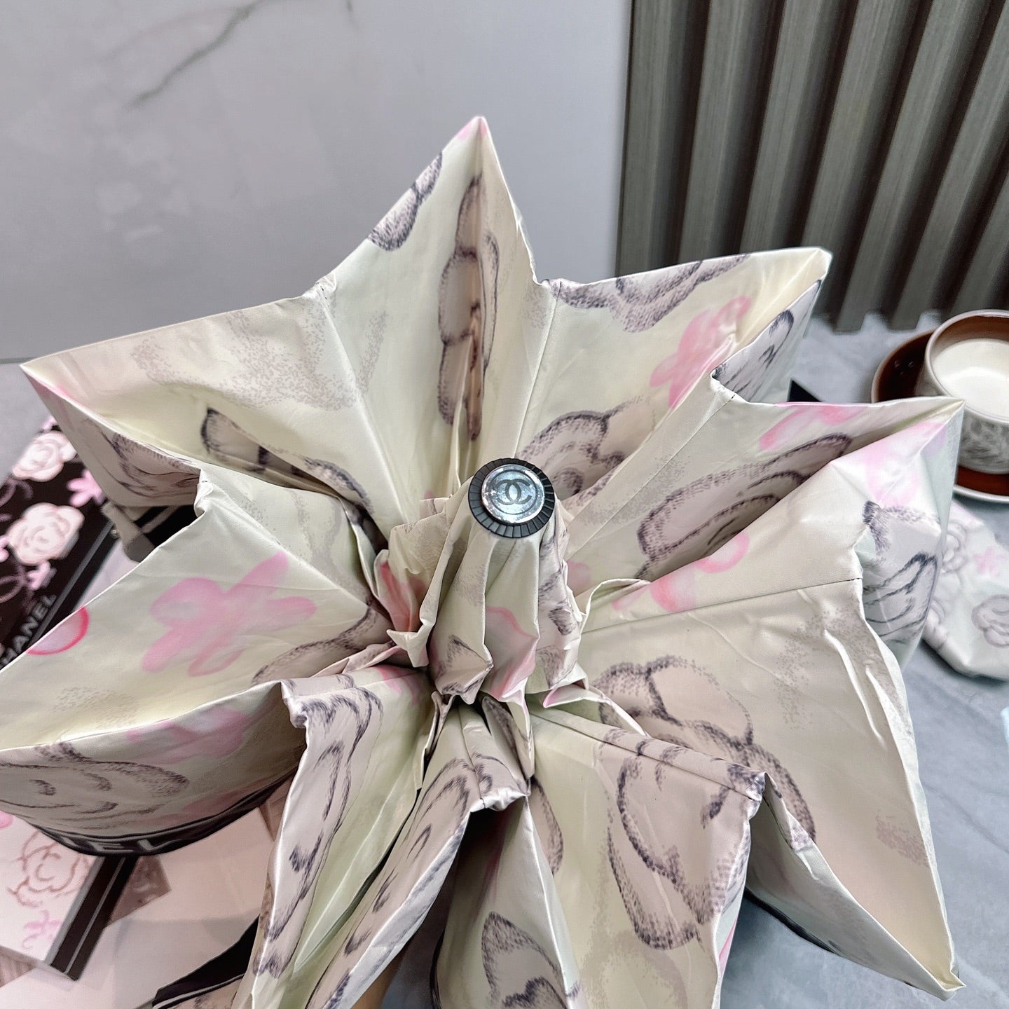 J1R85C40 Popular UV resistant umbrella