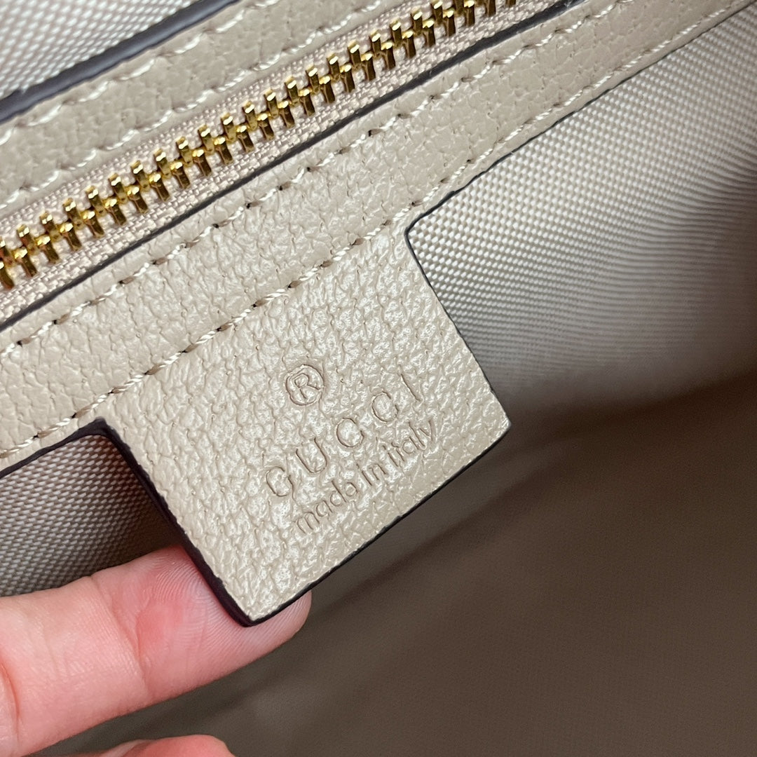 B1W25B60 Popular  leather bag