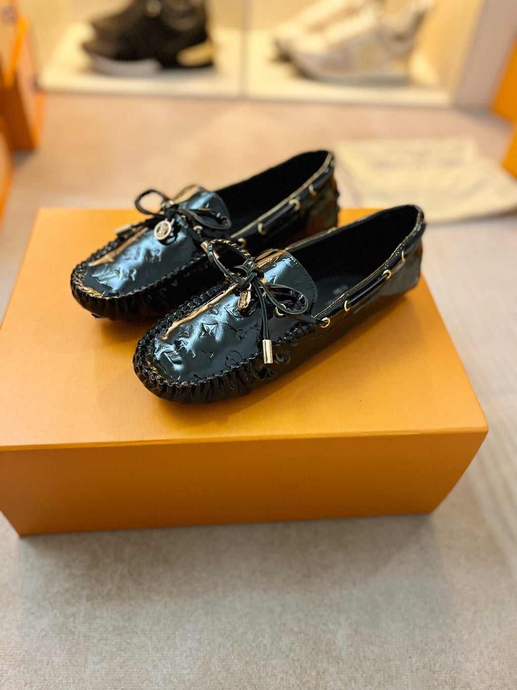 Z2Q95E99 Popular high-quality leather shoes