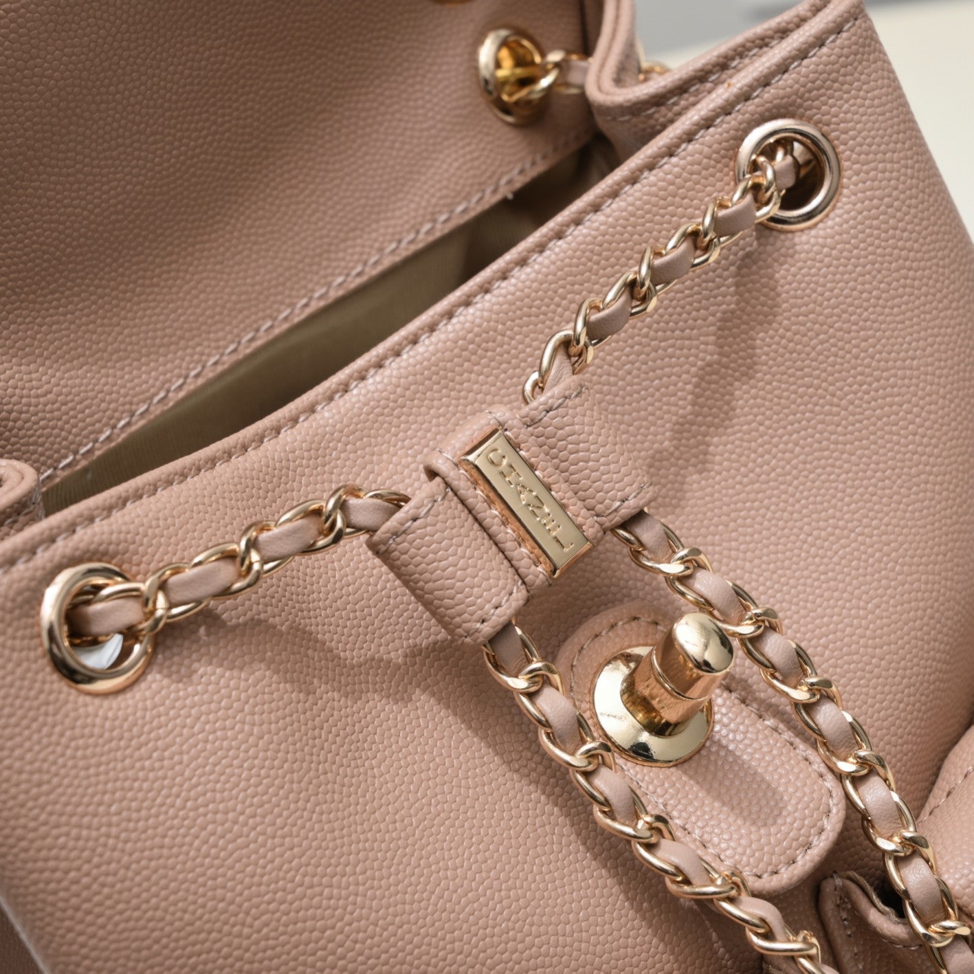 B1X43C66 Popular leather bag 