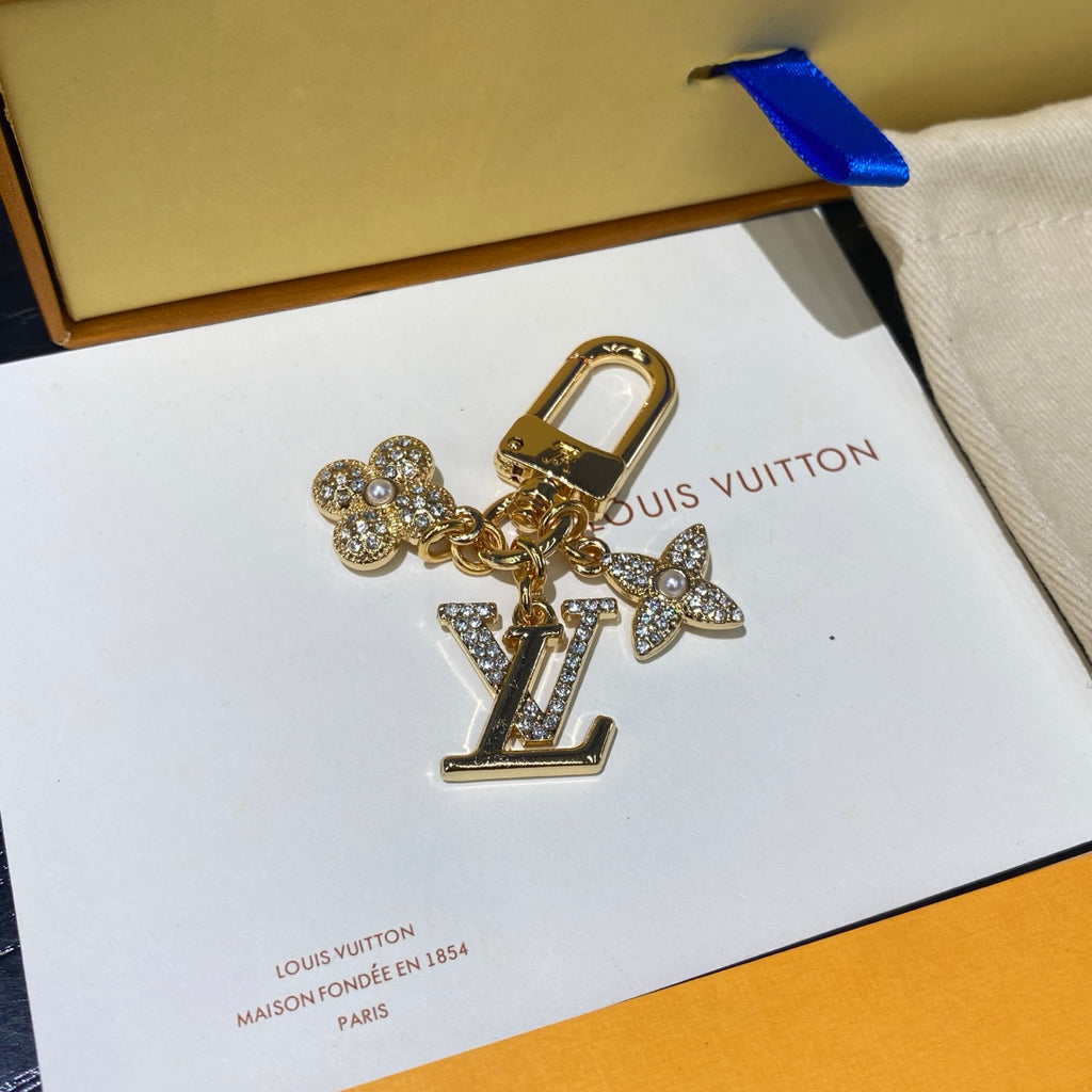 A1Z105E101 Popular bag 's charms accessories