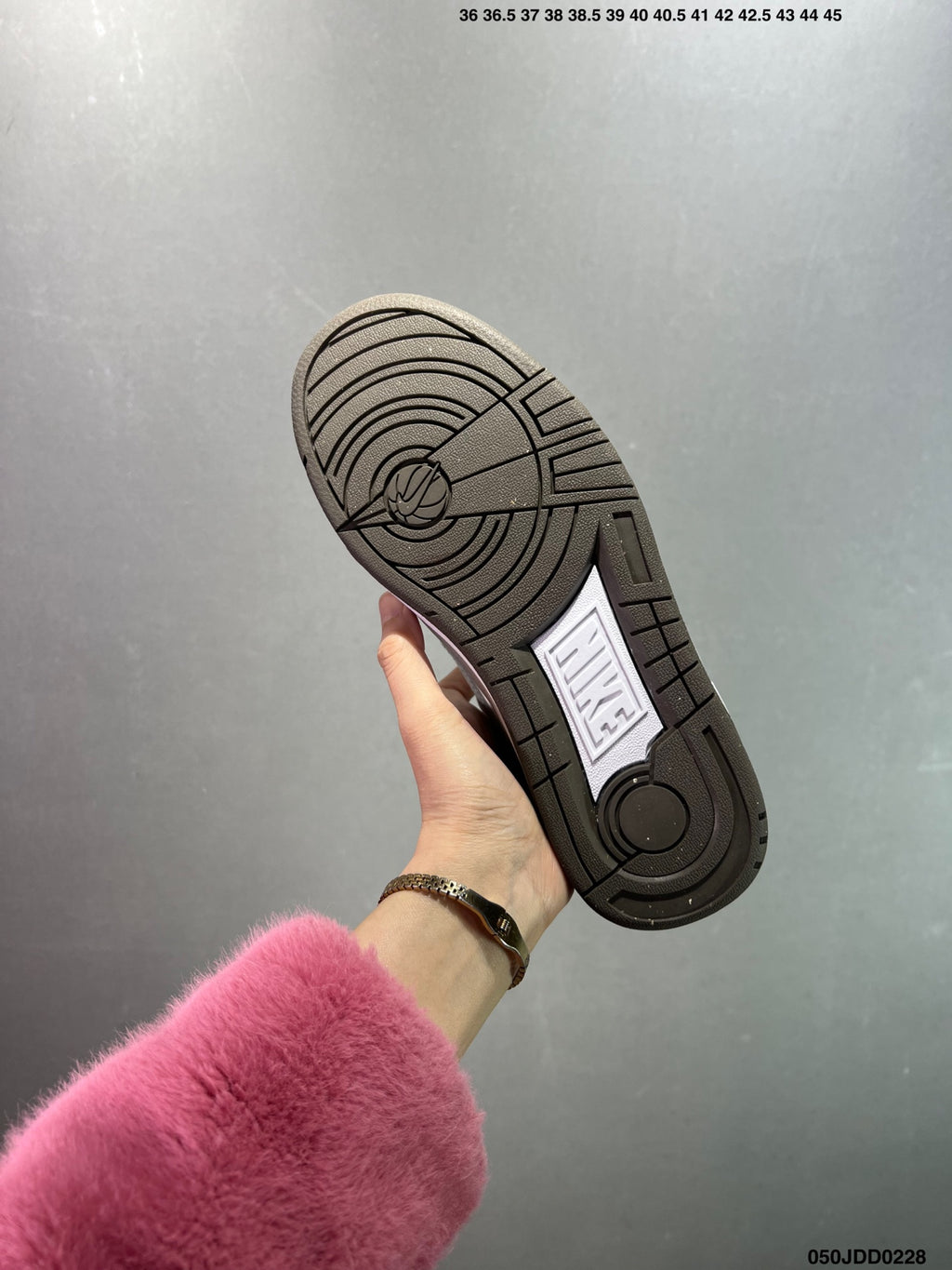 Z4Z35A65 Popular shoes (No box)