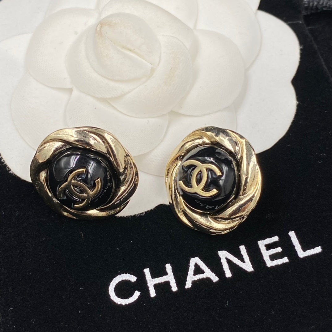 X1Q45C11E Popular Earrings
